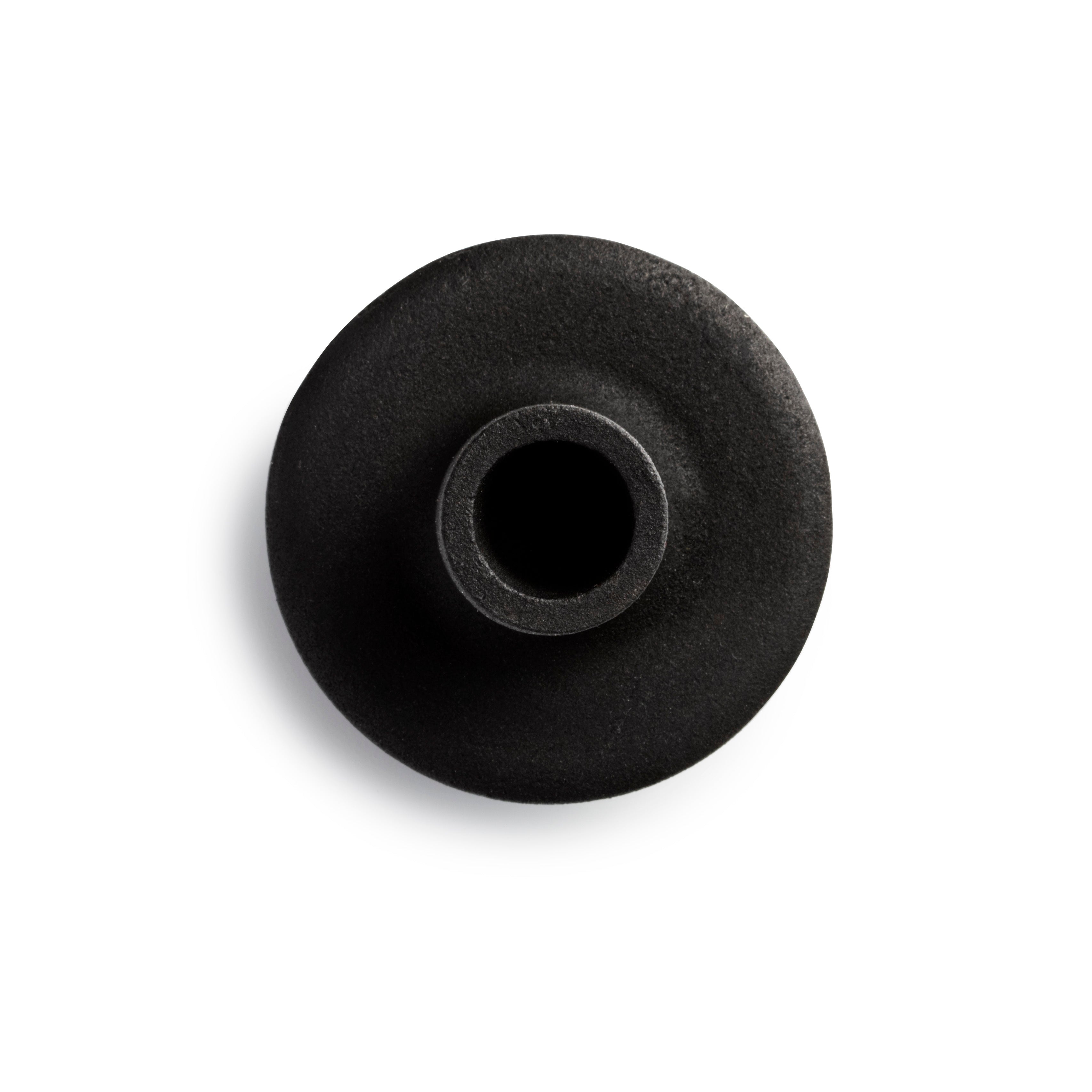 Kerzenhalter HEIMA CANDLESTICK aus schwarzem Gusseisen