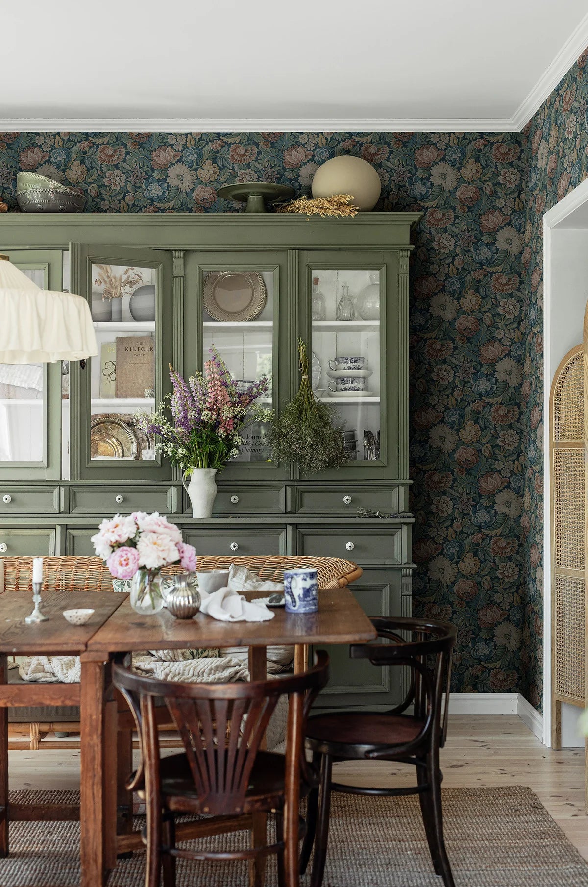 NIGHTINGALE GARDEN floral pattern wallpaper in muted blue