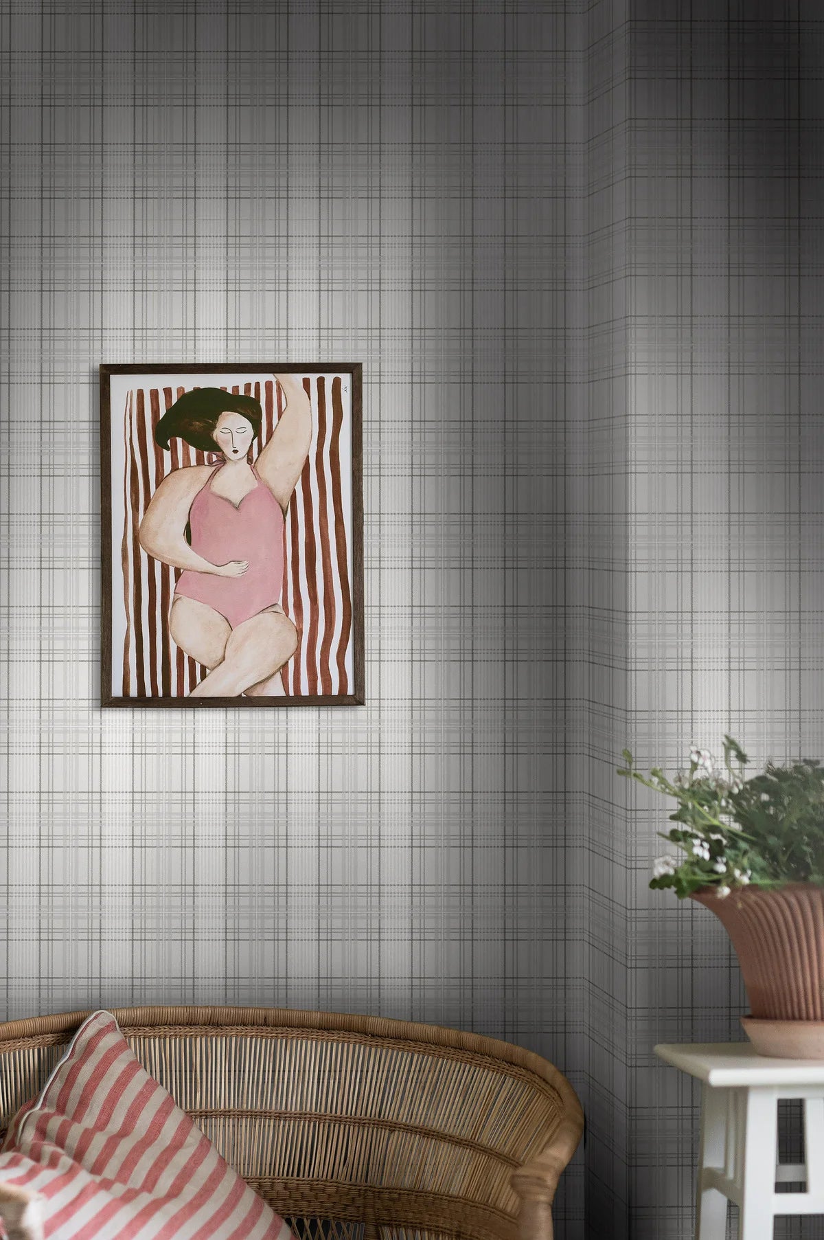 Gray and White Geometric Pattern Wallpaper in Scottish Check TAILOR’S TWEED