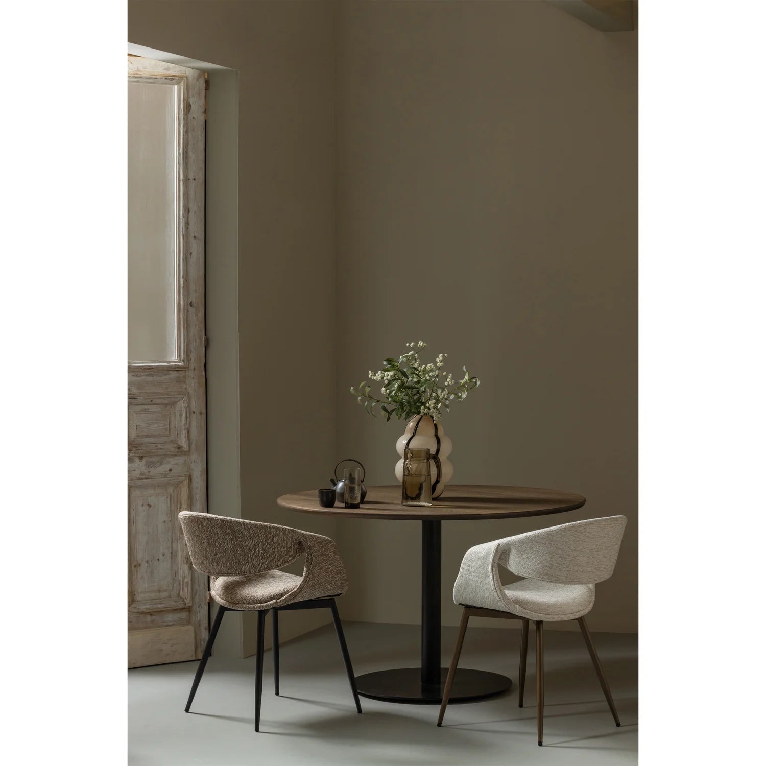 YOSSI Armchair in White with Brown Metal Base