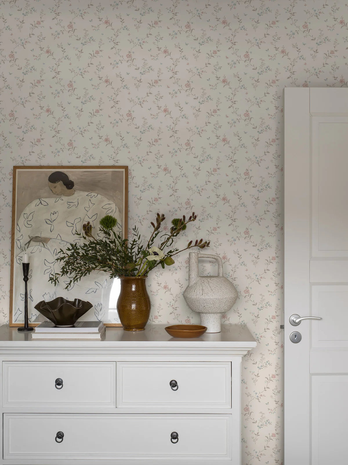 Non-woven paper wallpaper with a floral pattern VIKTORIA beige with green
