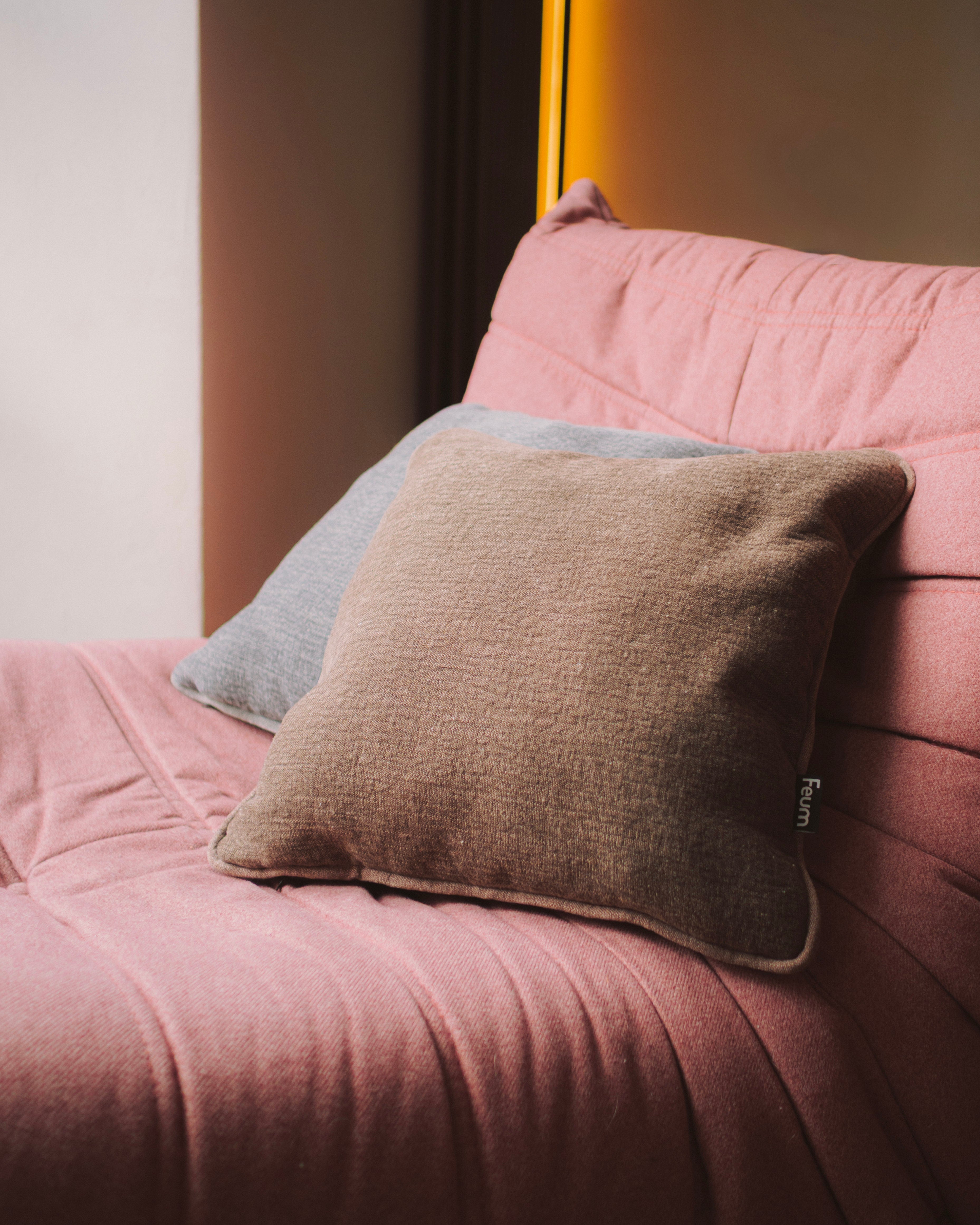 MIU Cushion Walnut Brown