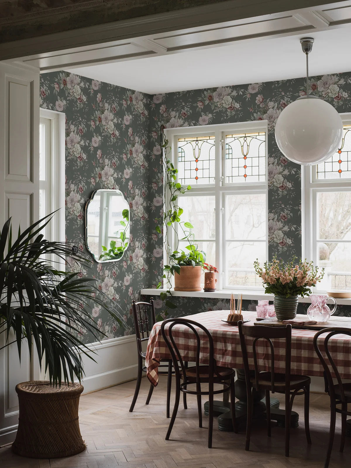 Non-woven paper wallpaper with a floral pattern FLORAL CHARM dark green with pink