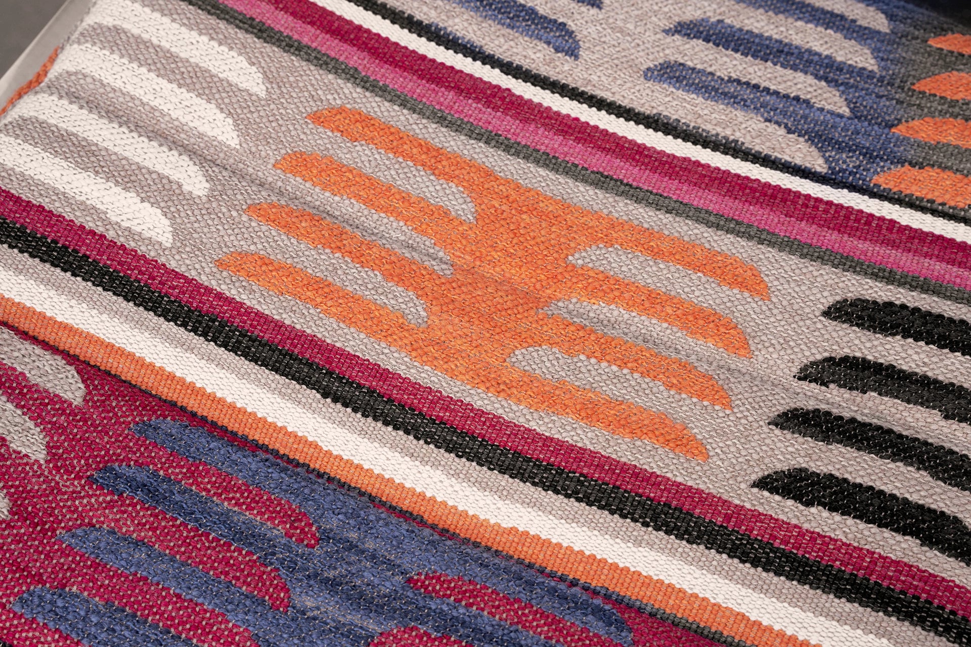 Office chair 452 - TODOS SANTOS in blue and orange with a metal base