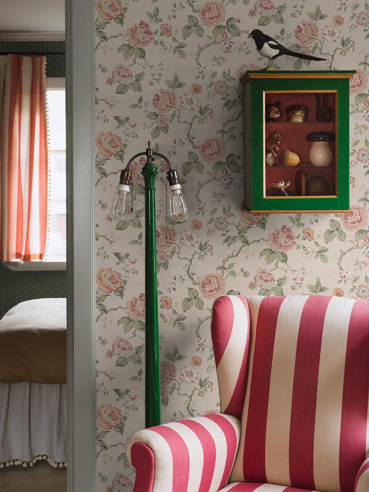 Tapete mit Pflanzenmotiv ROSENTRAD beige