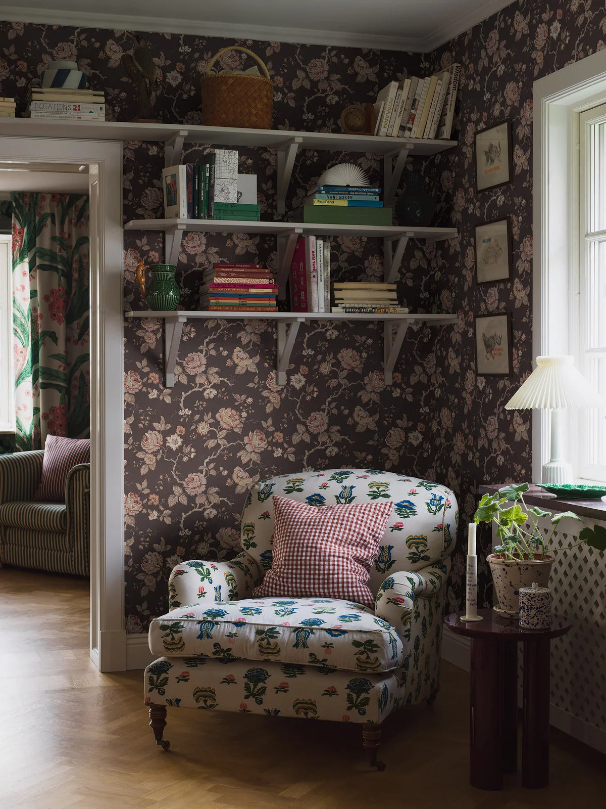 Tapete mit Pflanzenmotiv ROSENTRAD braun