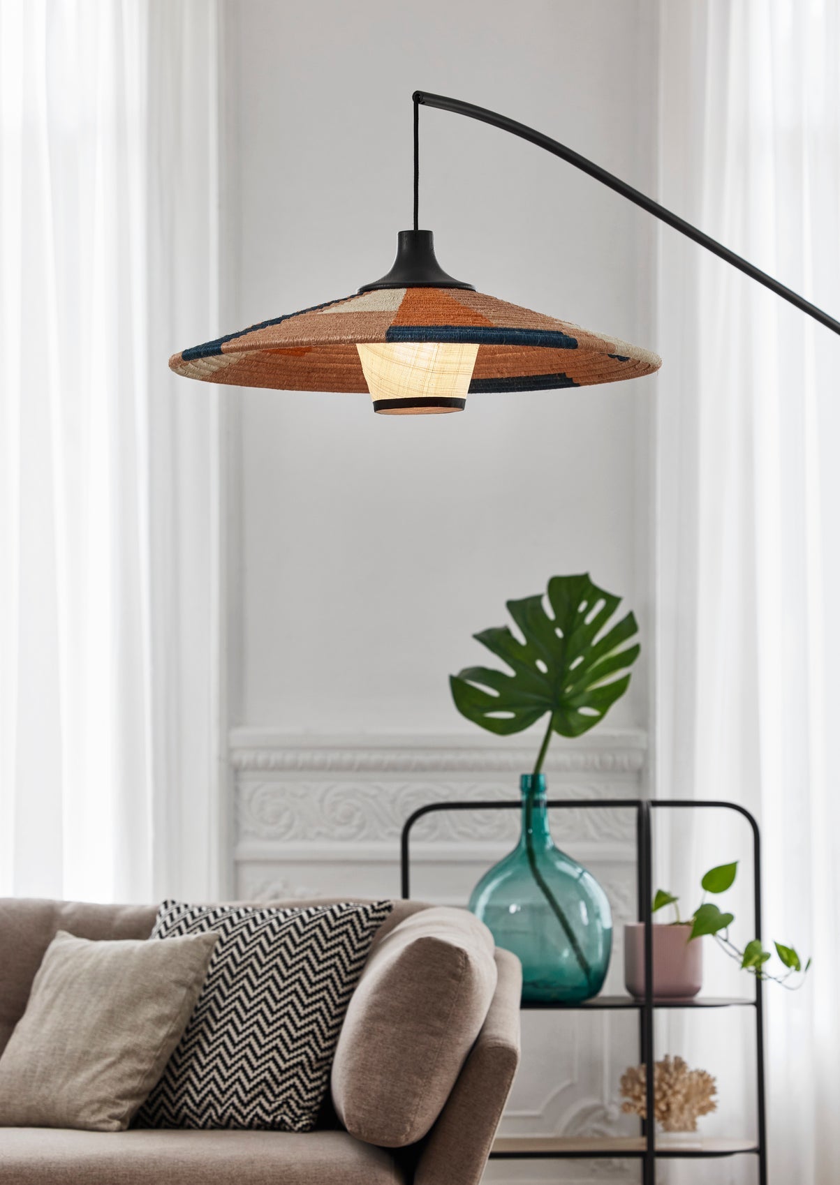 Stehlampe mit Schwenkarm PARROT sandfarben