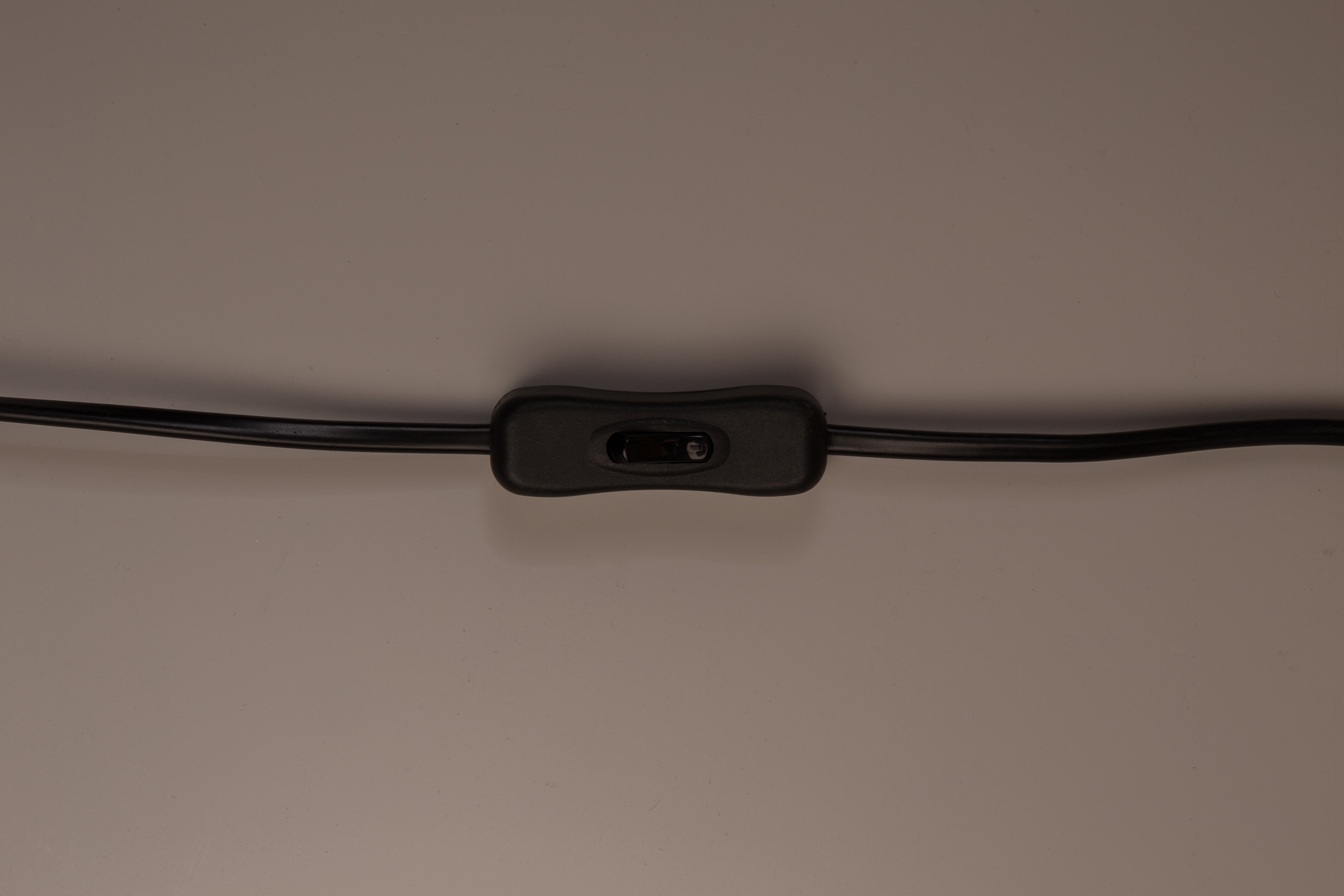 WOODLAND table lamp with ash veneer and black base