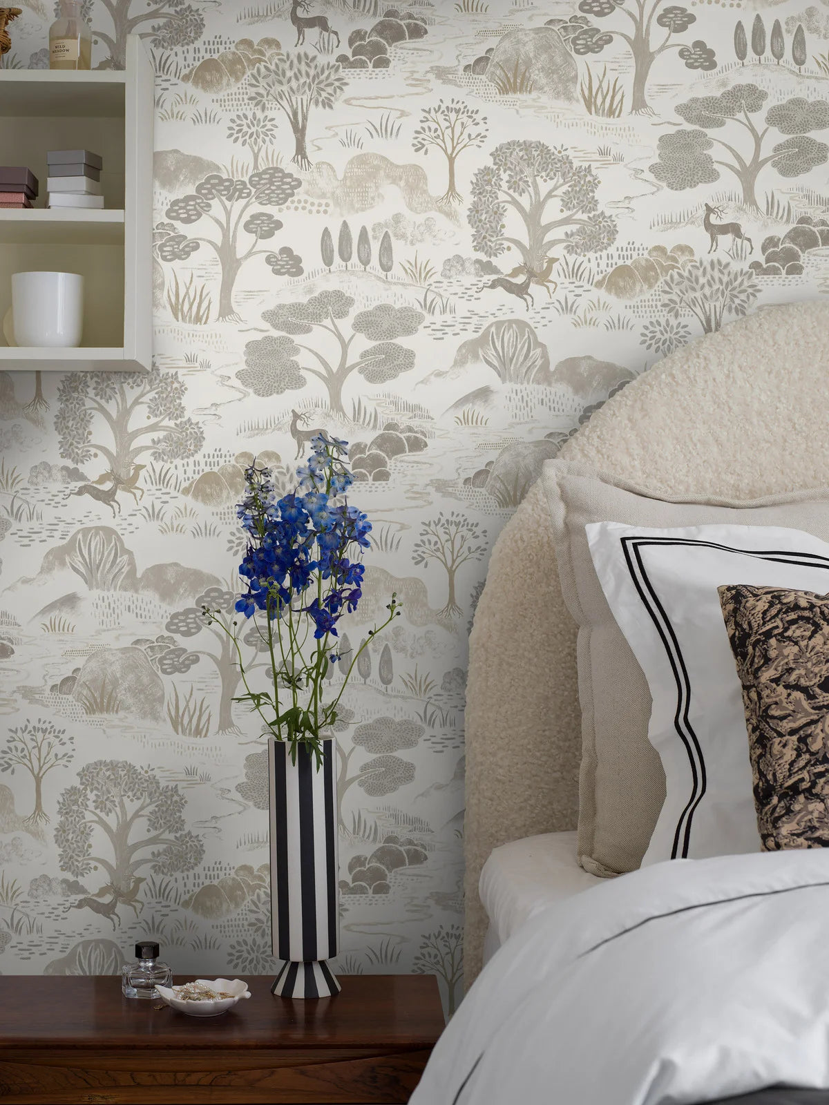 Tapete mit pflanzlichem Landschaftsmotiv DIANA beige mit Grau