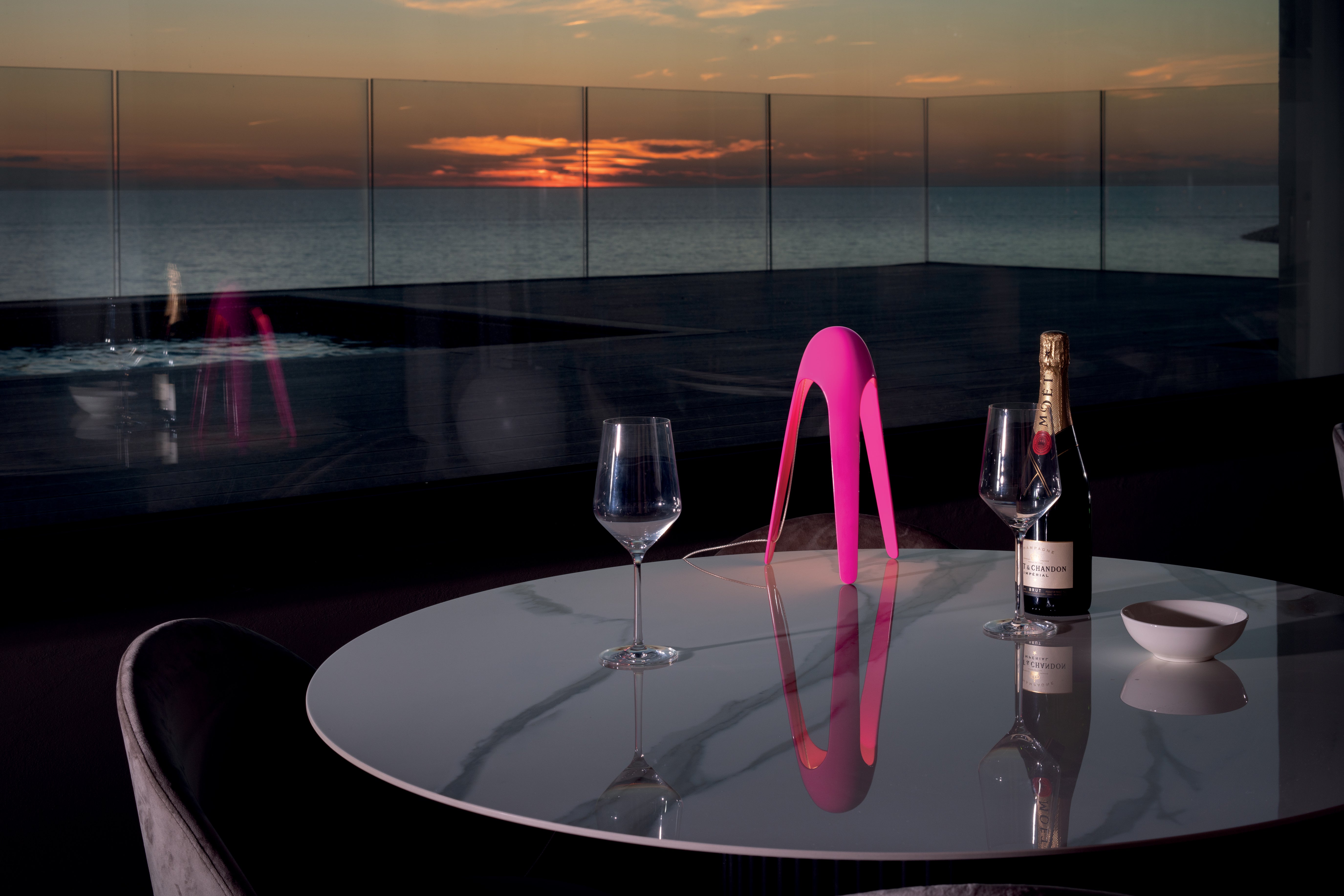 Cyborg Table Lamp in Shimmering Fuchsia