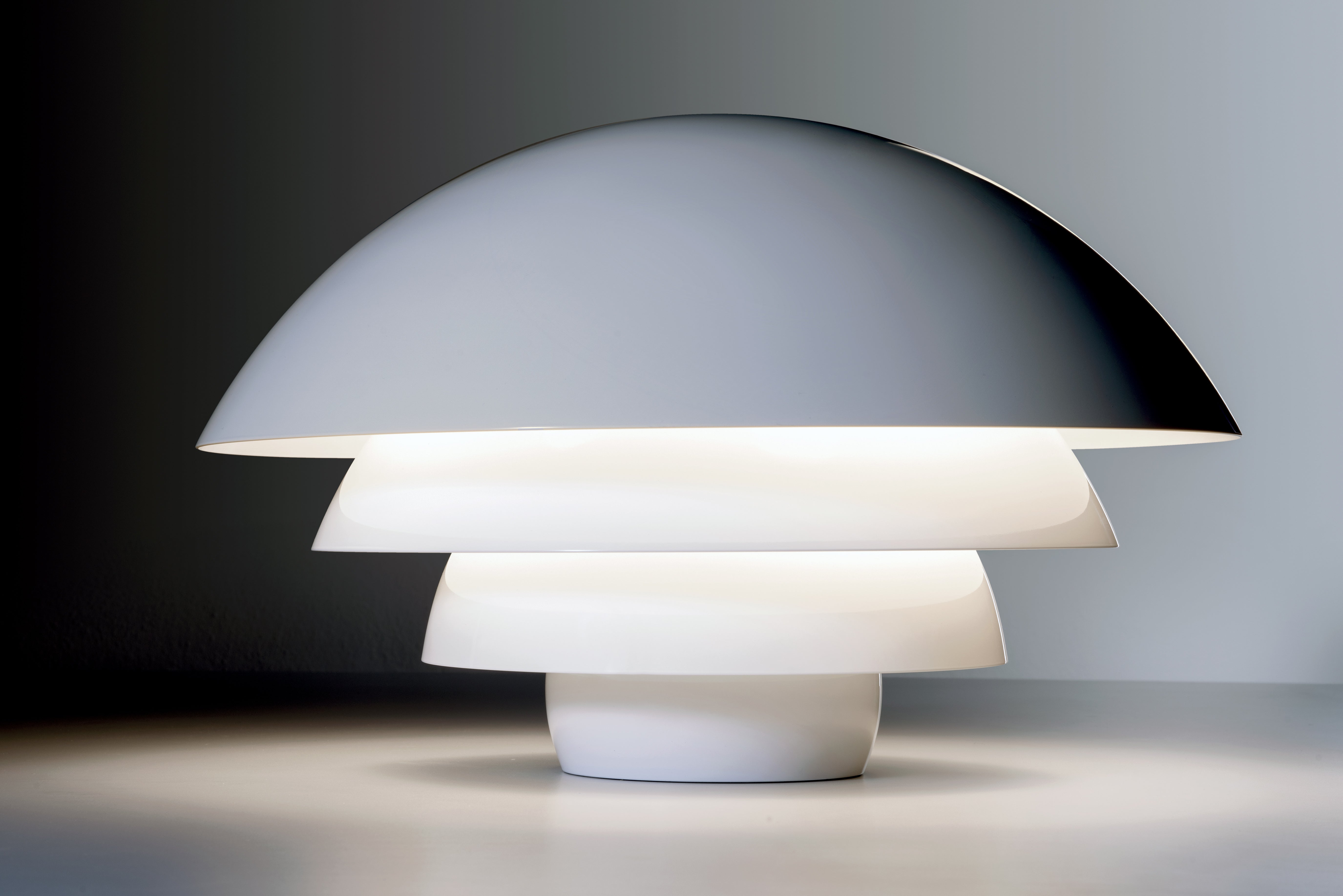 VISIERE Table Lamp in Glossy White