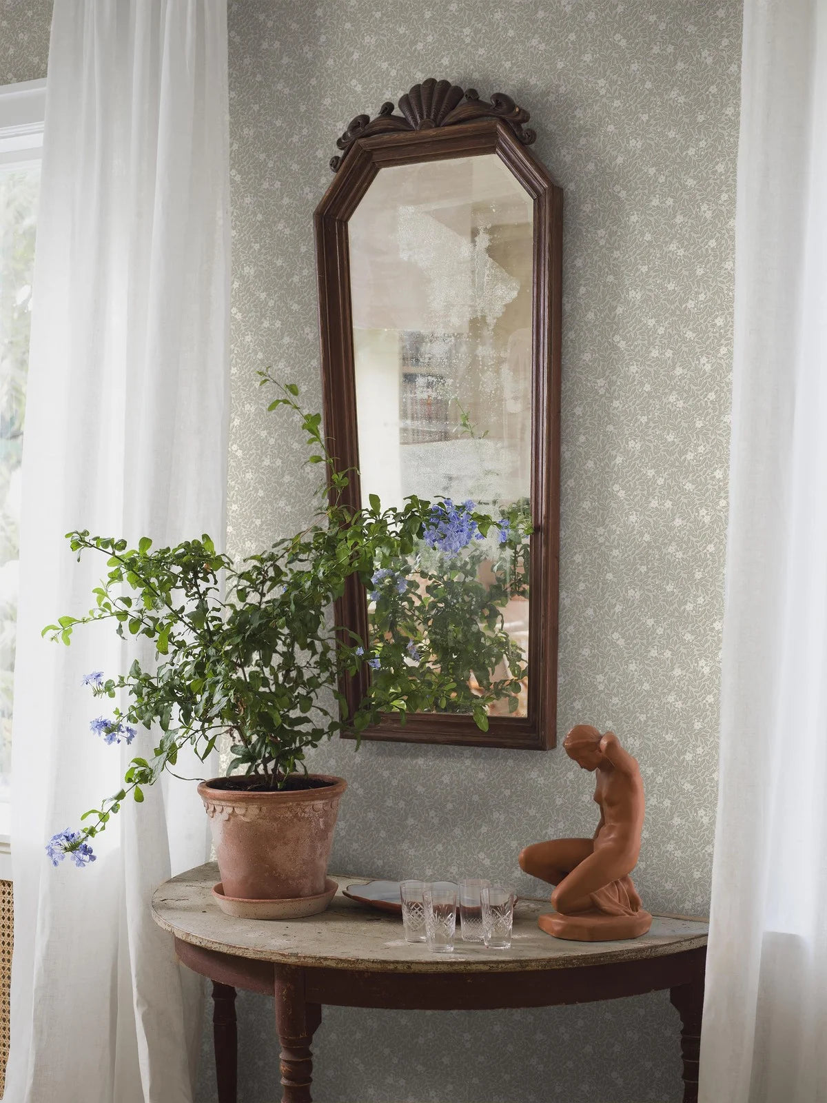 Tapete mit floralem Muster aus Blumen und Blättern MYRTEN khaki mit Weiß