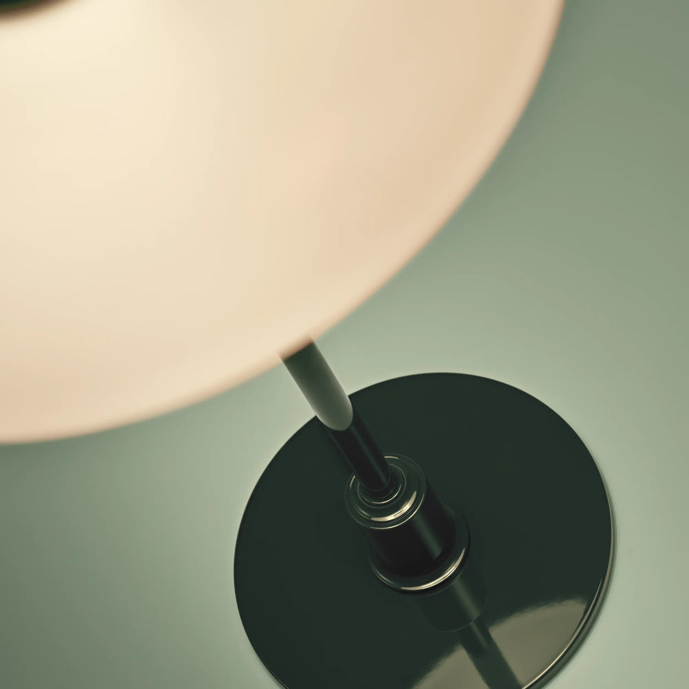 Tischlampe PH 2/1 in Weiß mit dunkelgrünem Fuß