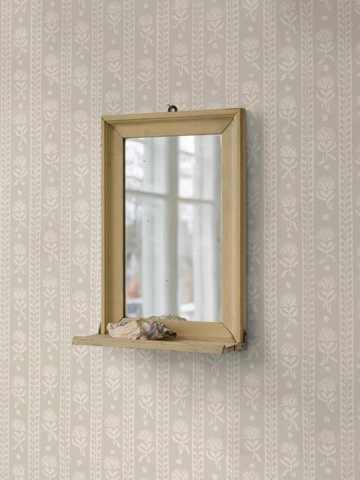 Non-woven paper wallpaper with a plant pattern NEJKILERAND beige with sand