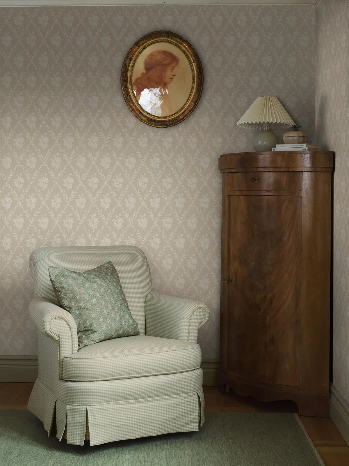 VÄSTIGÅRN beige Vlies-Tapete mit pflanzlichem Muster