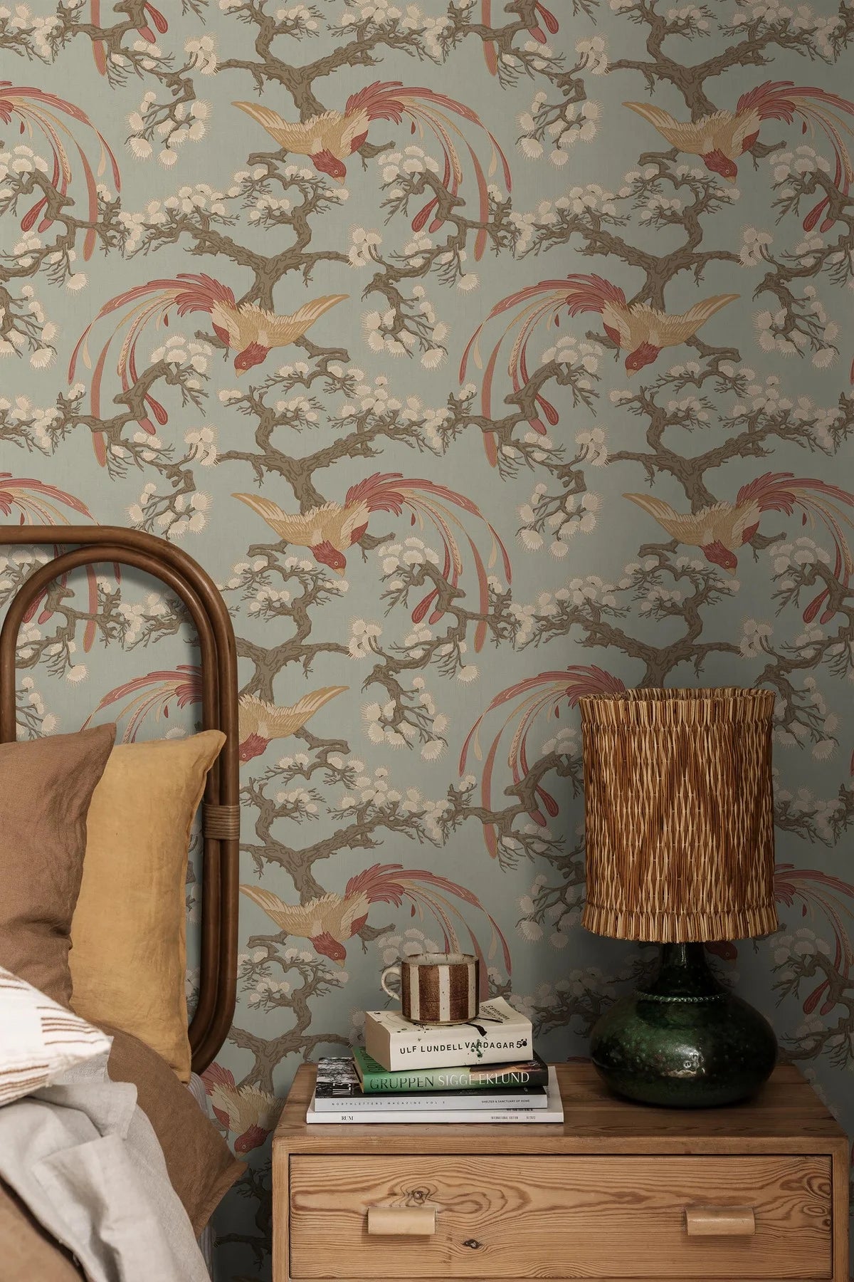 Tapete mit pflanzlichem und tierischem Motiv FENIX blau