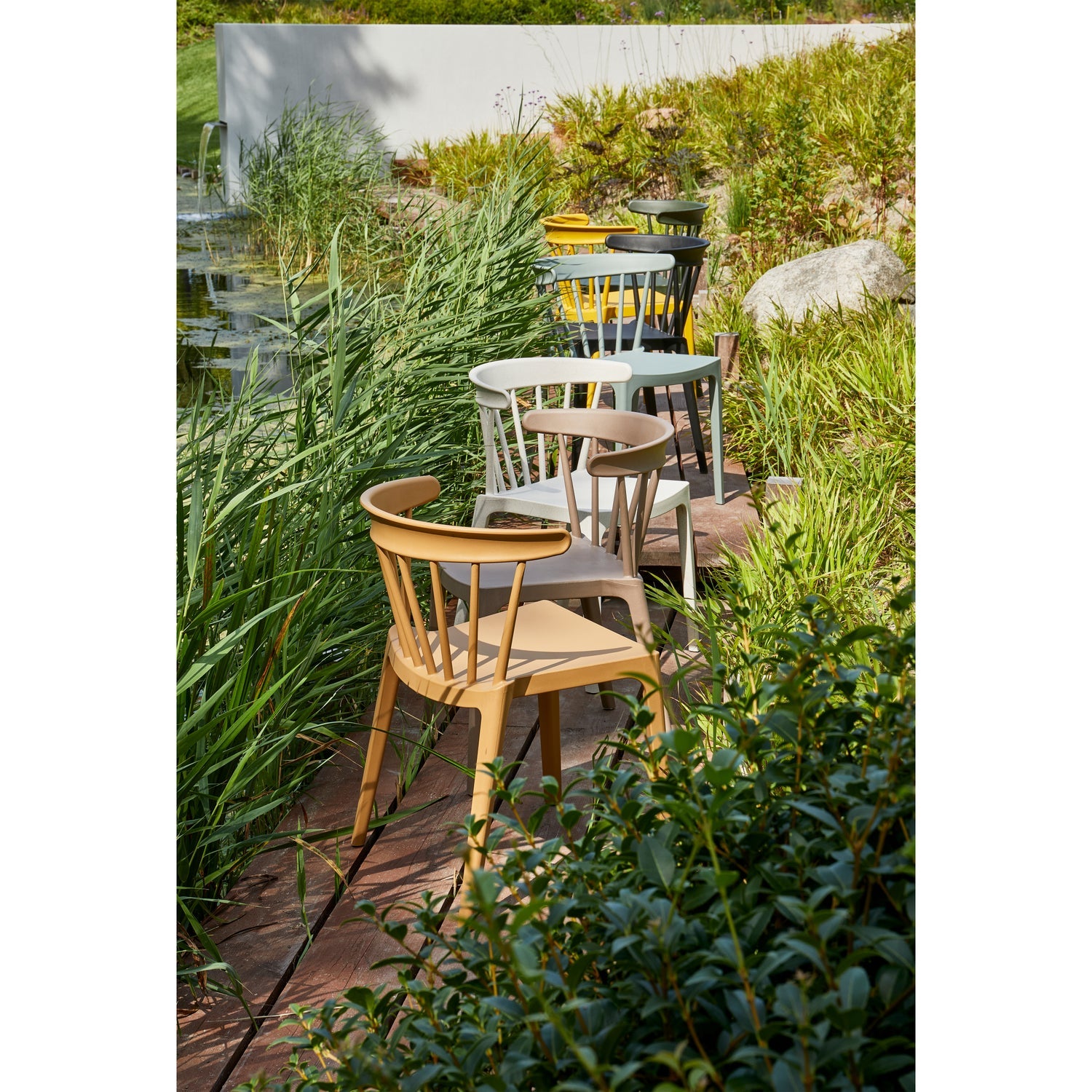 Errötung brauner Gartenstuhl