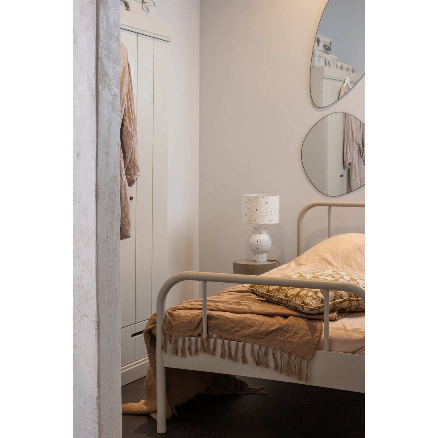 Einzelbett MATA sandfarben