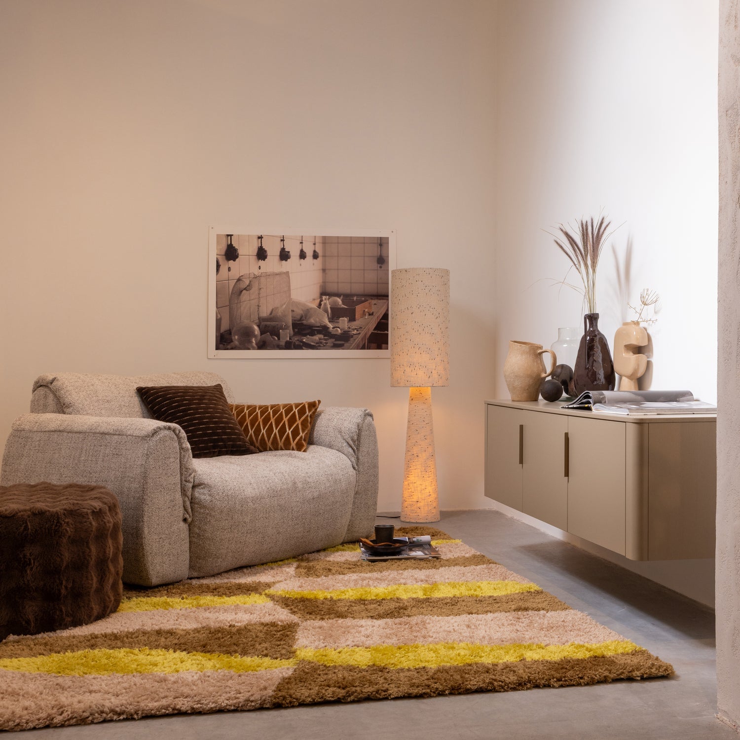 Stehlampe LOFT creme mit schwarzen Punkten