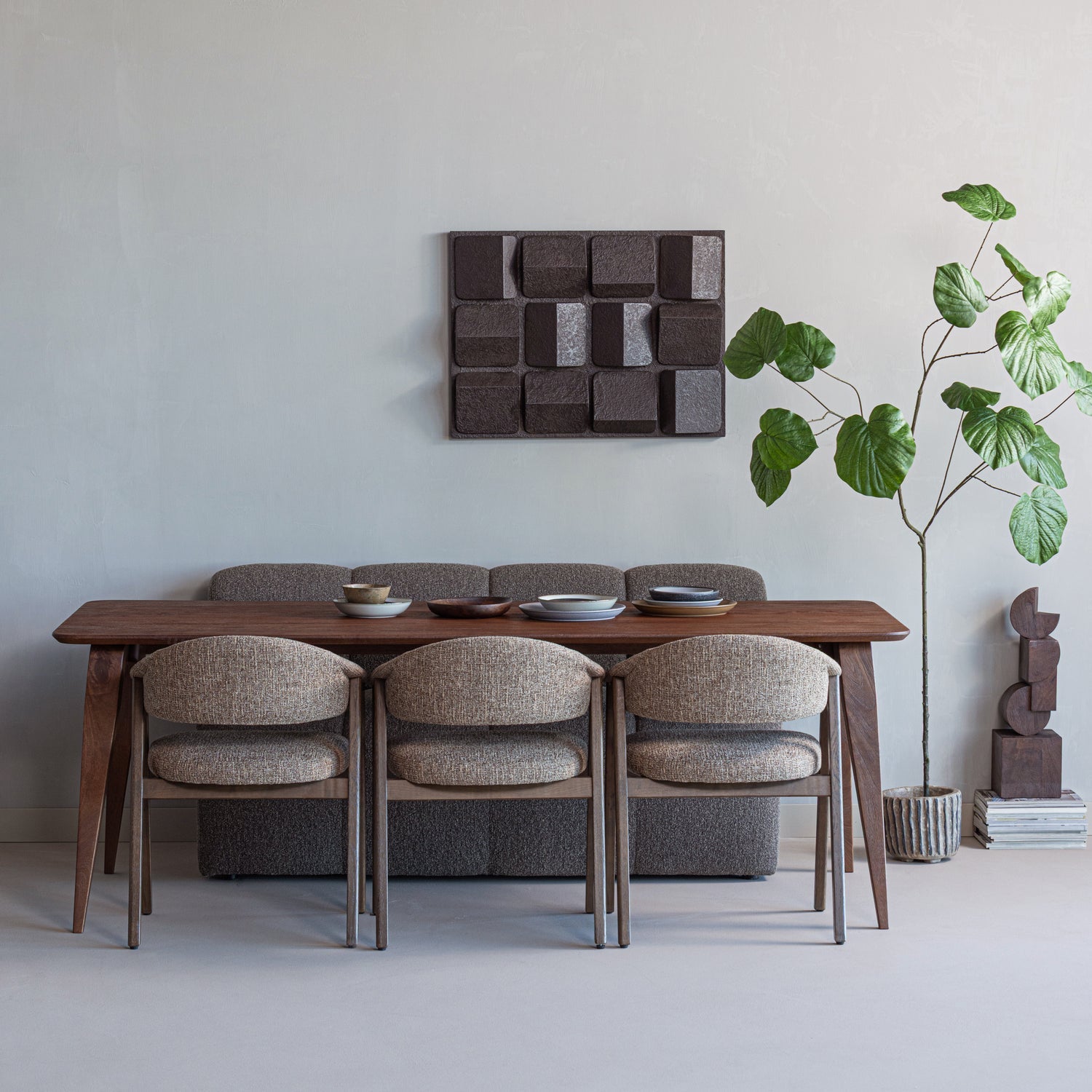 RUBO Mango Wood Table