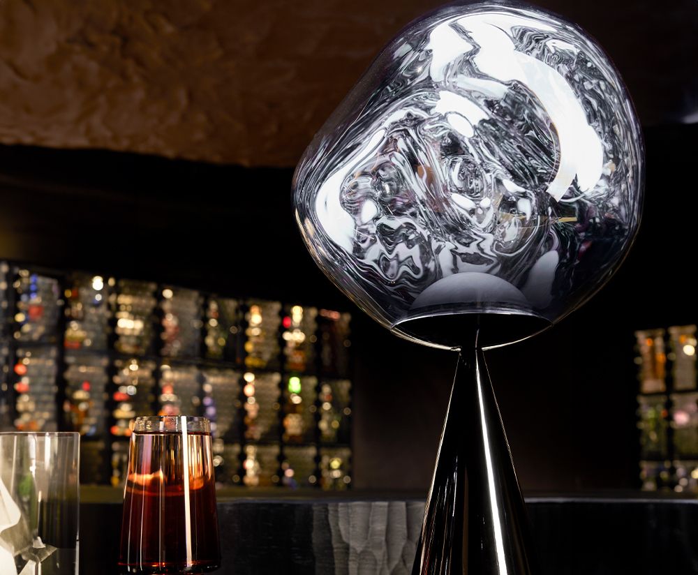 Lampa stołowa MELT dymiony – Tom Dixon