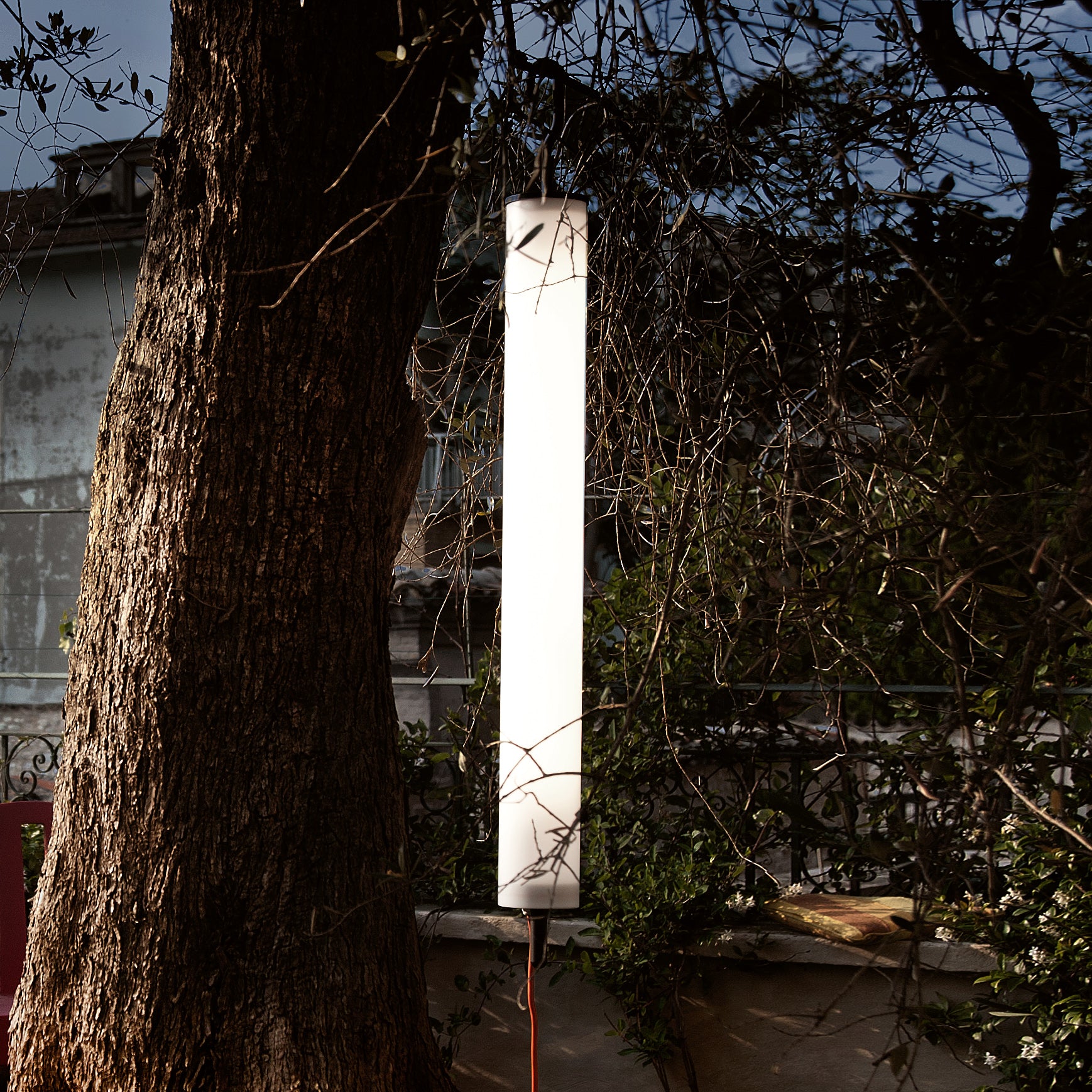 Lampa wisząca zewnętrzna PISTILLO biały