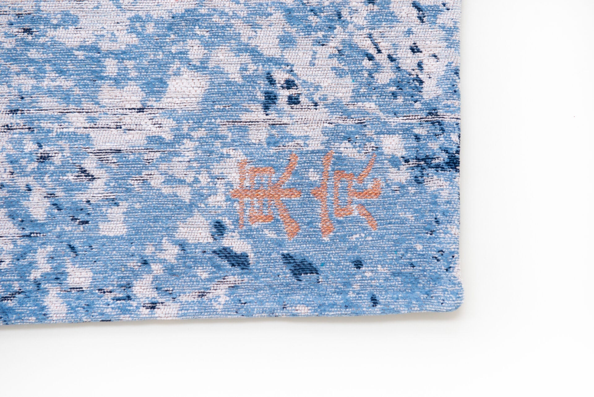 Dywan CITIES TOKYO CONDUCTIVE BLUE niebieski – Louis de Poortere