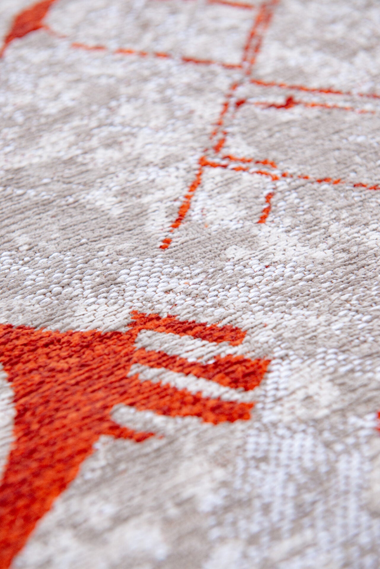 Dywan okrągły CITIES AMSTERDAM ORANGE CUT czerwony – Louis de Poortere