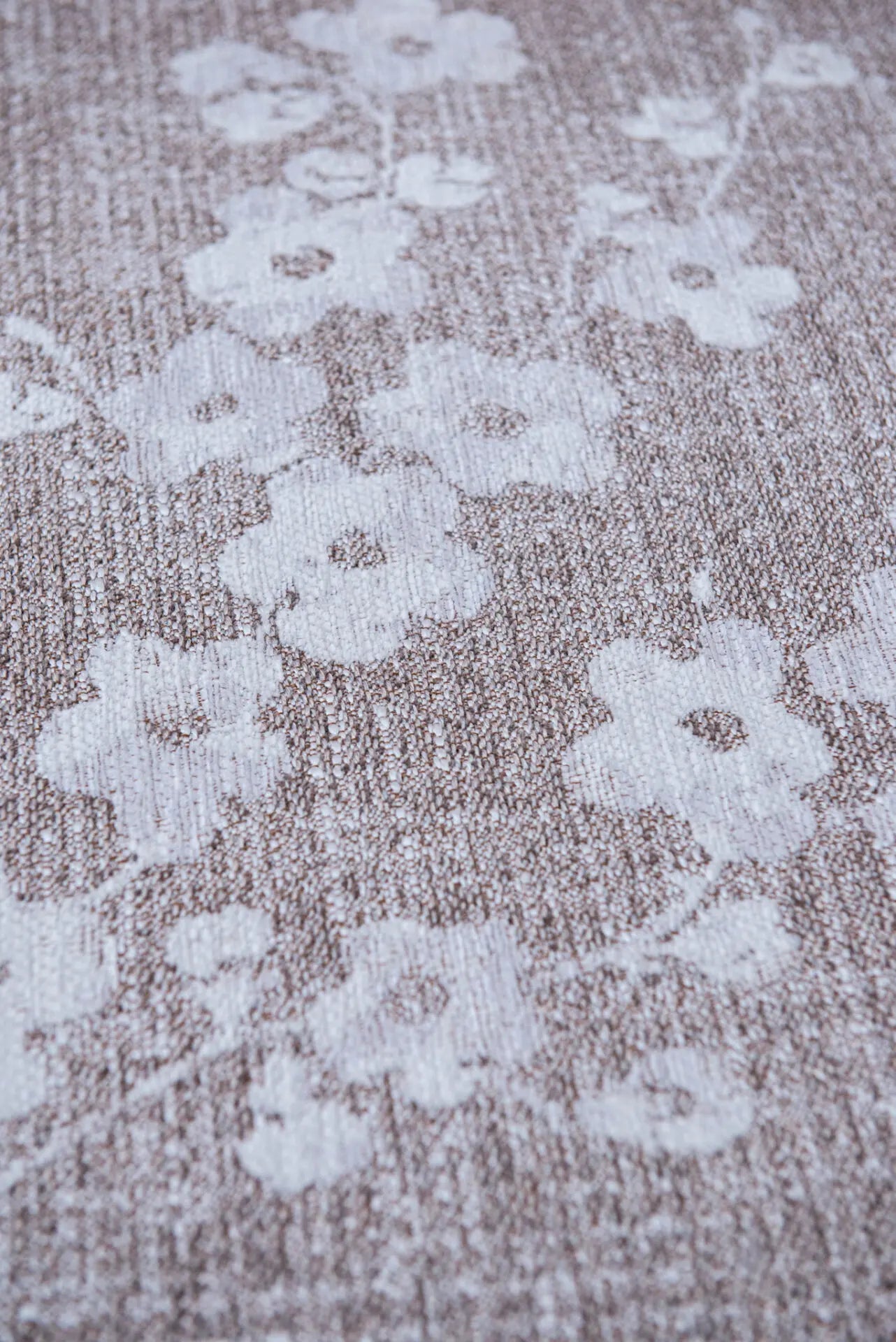Ovaler Teppich SAKURA beige mit Weiß
