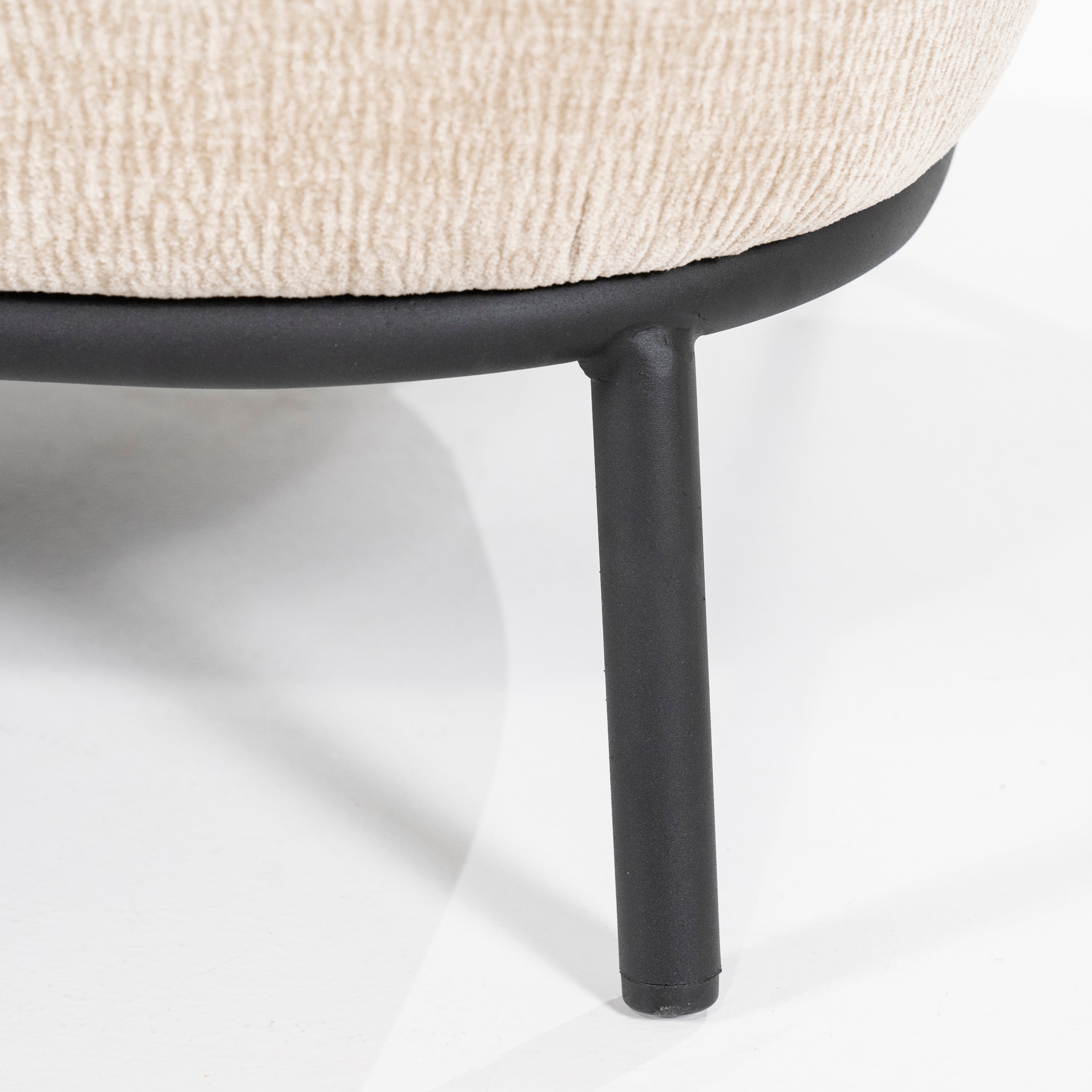 Sessel DAVID beige mit schwarzem Gestell