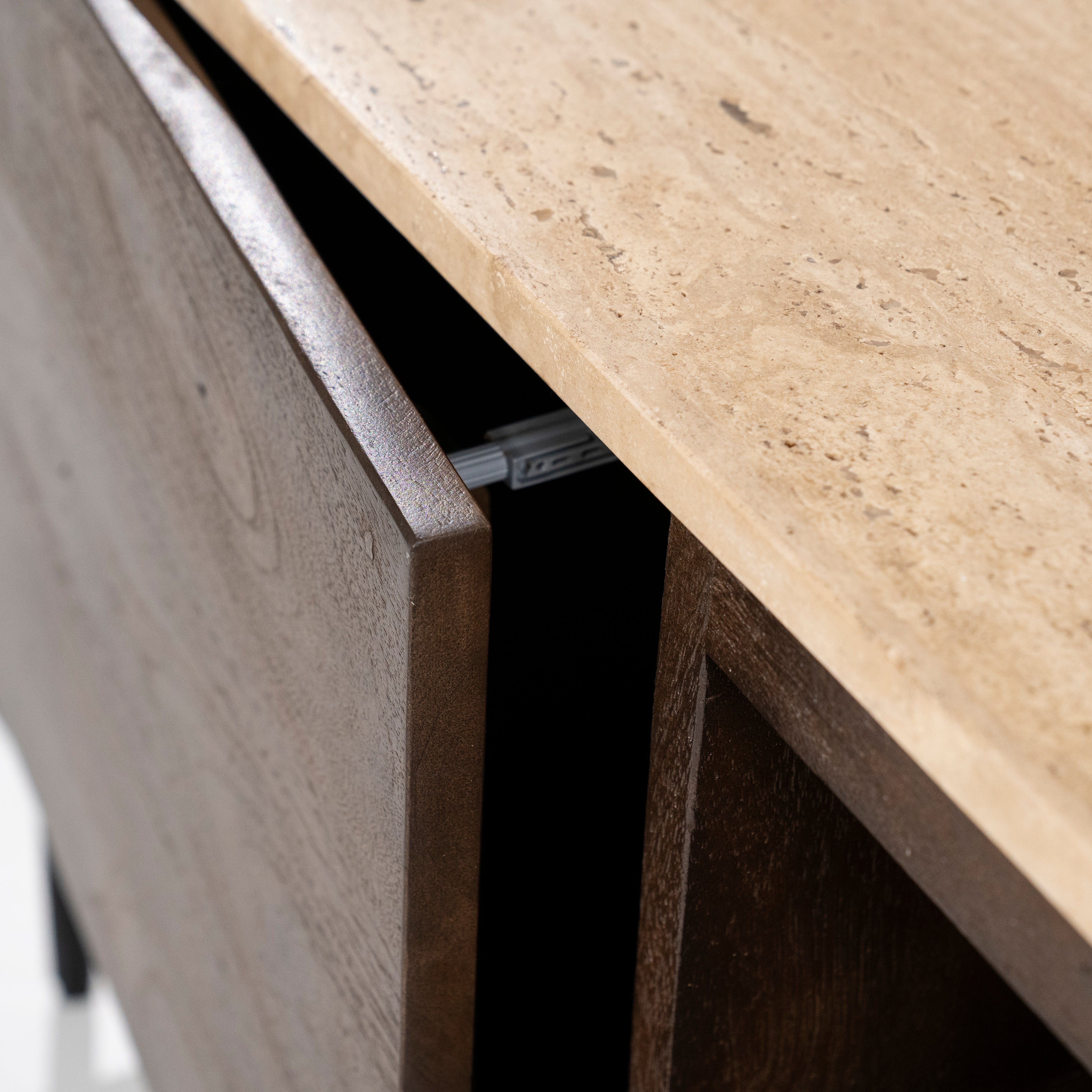 RTV-Sideboard LIO braunes Mangoholz mit Travertin