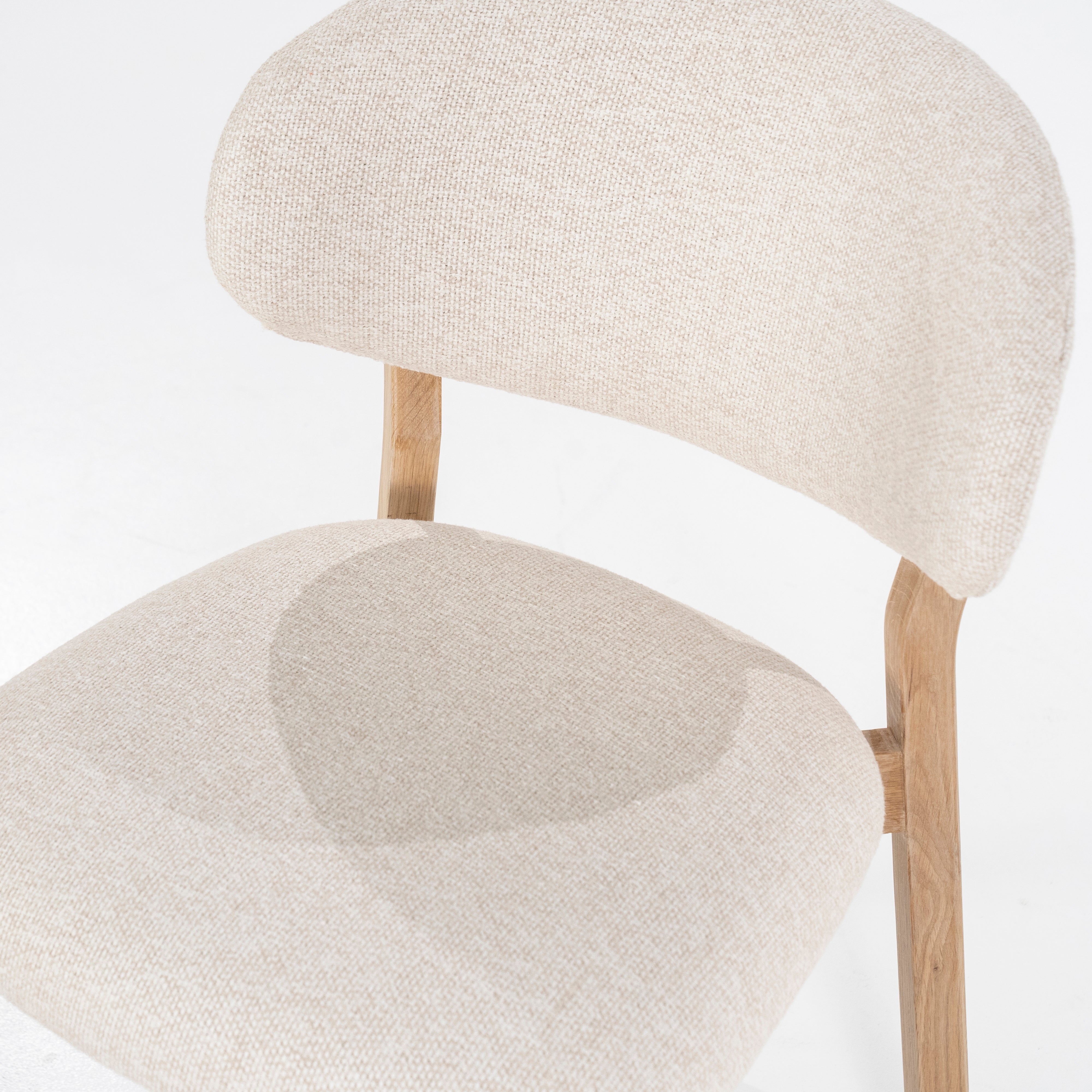 Stuhl MIKKY beige mit Eichenbasis