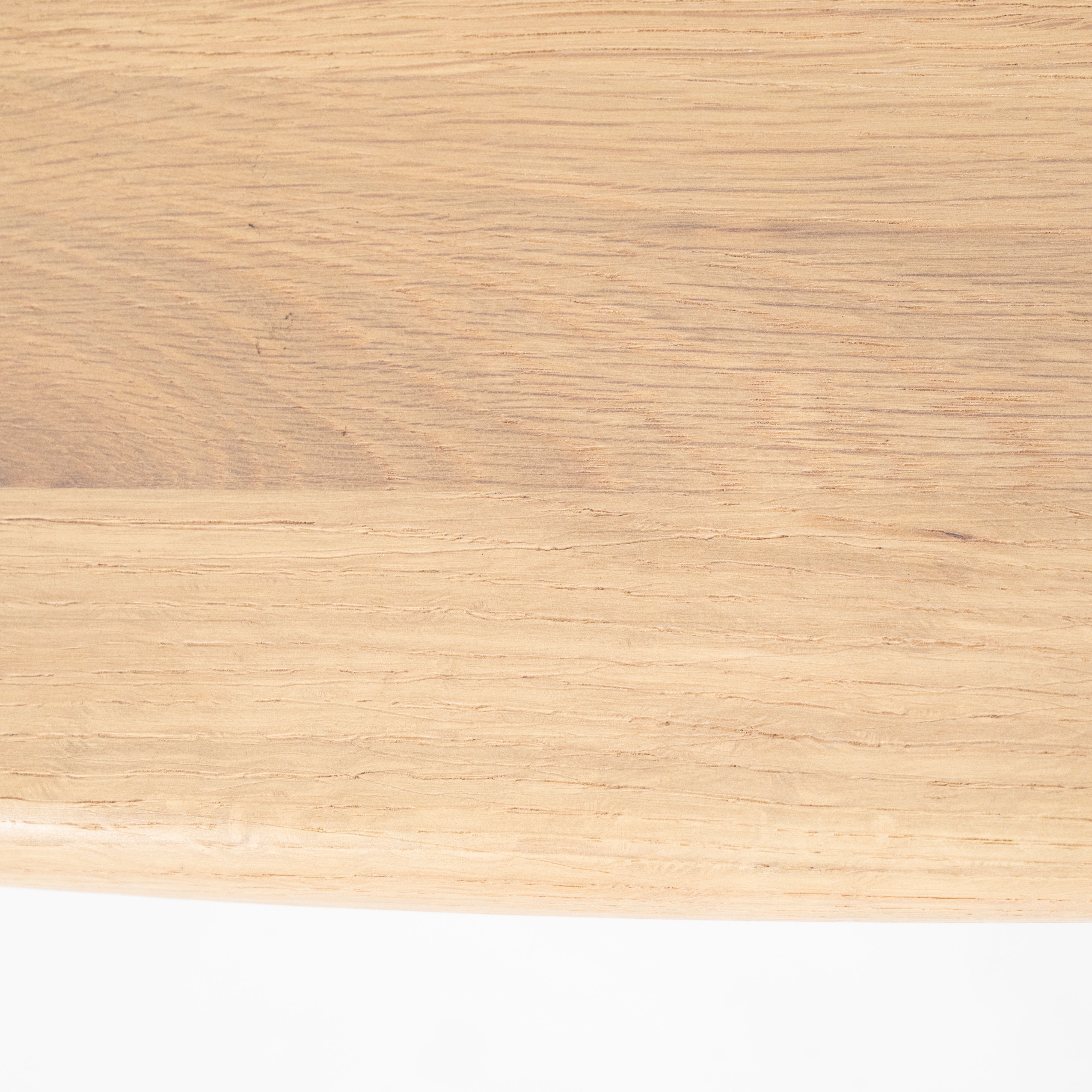 Ovaler Tisch JOSH aus Eichenholz