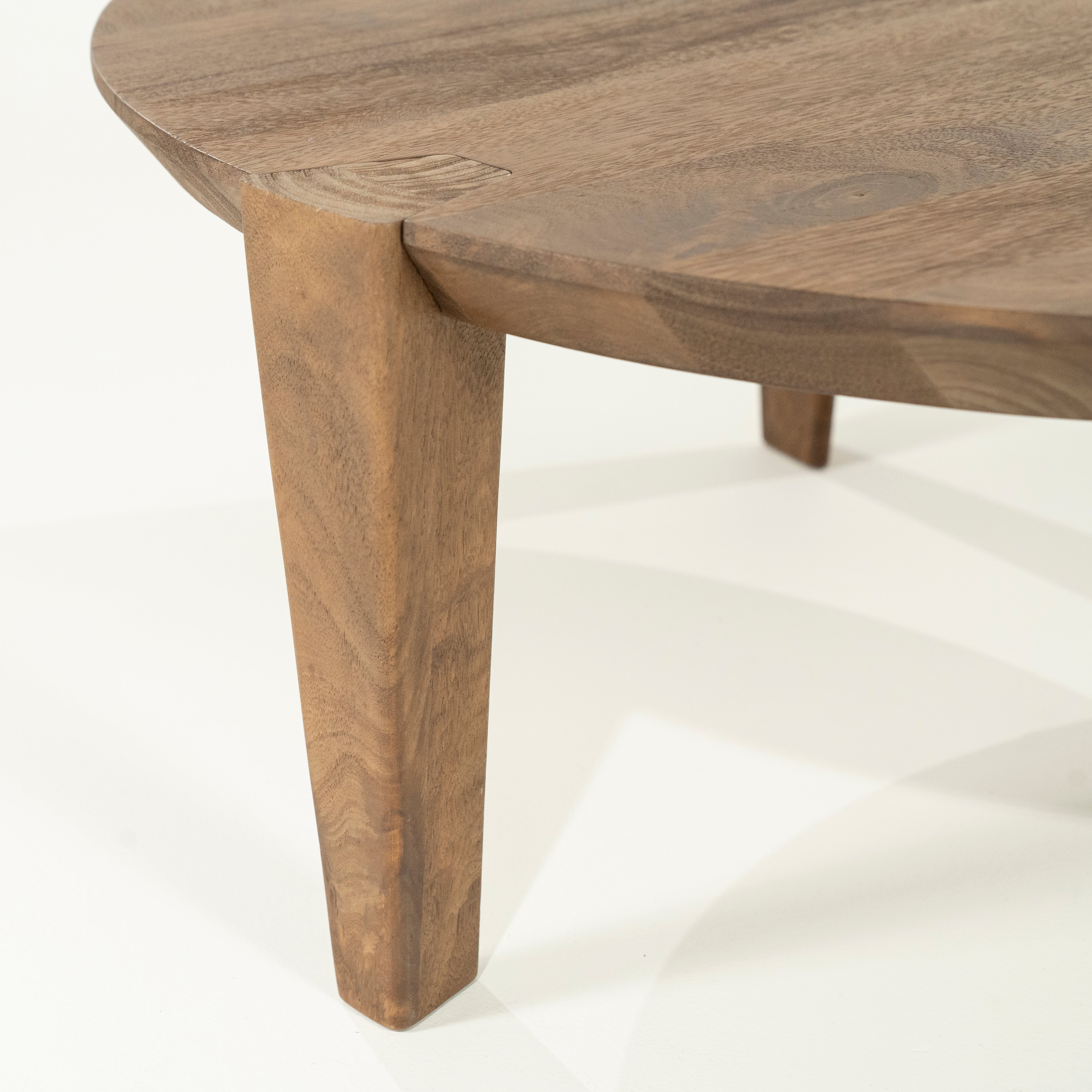 Couchtisch DAVINA aus Mangoholz