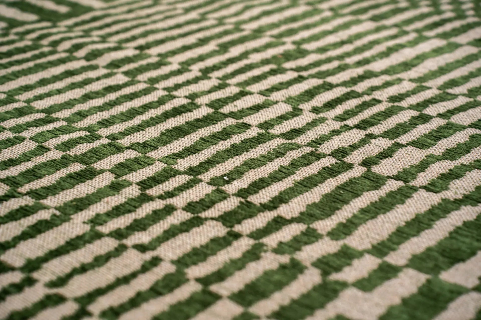 Ovaler Teppich BERBER OASIS grün mit beige