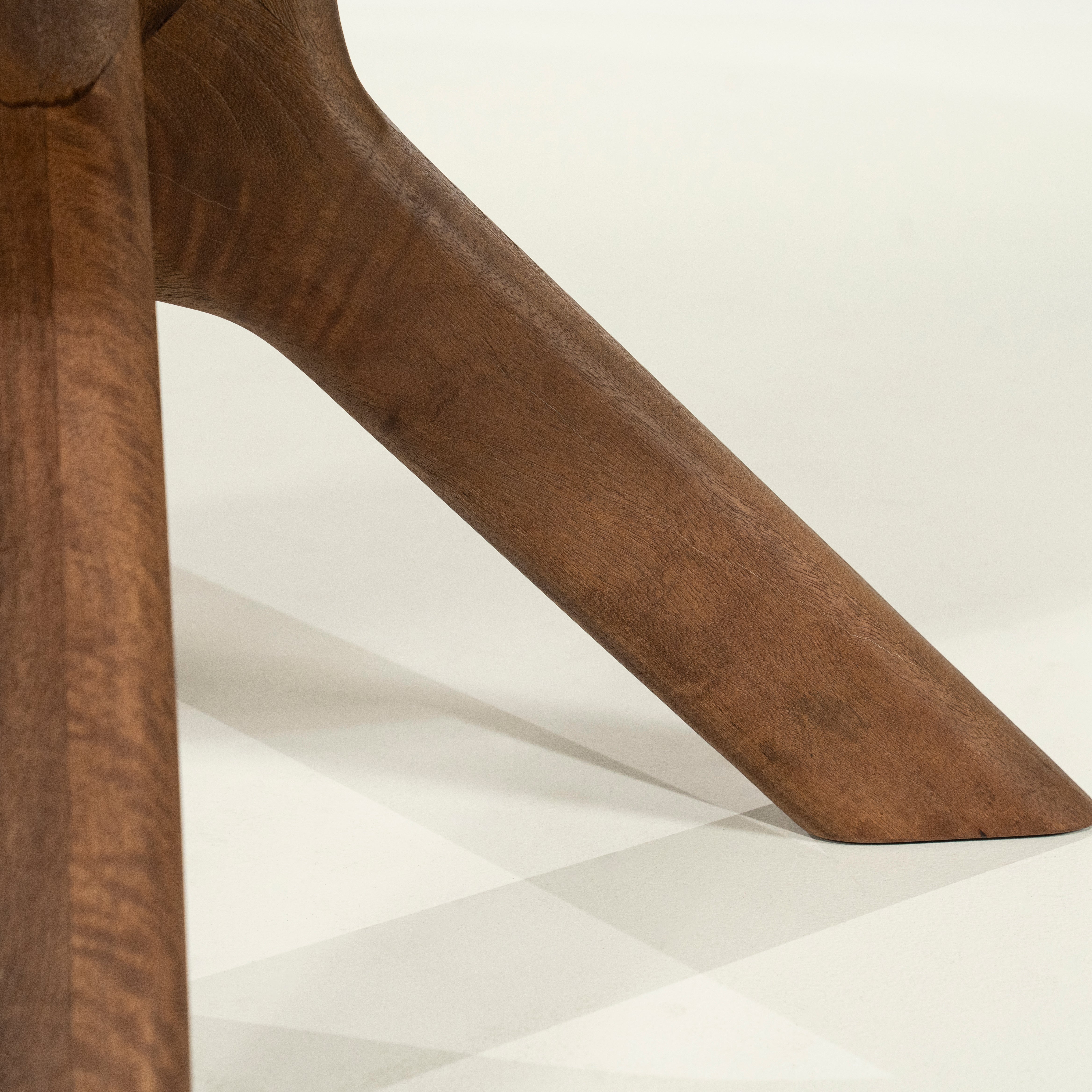 Round Table TYCHO Dark Mango Wood