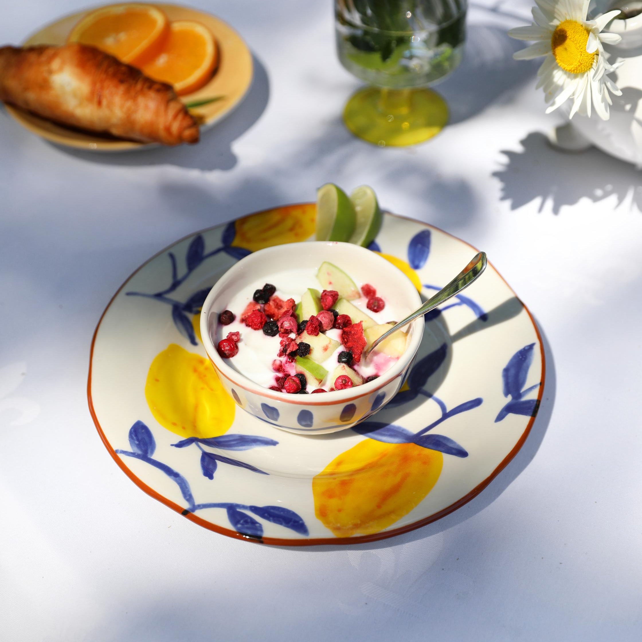 Set von Schalen LEMON MOROCCAN weiß mit Blau und Orange