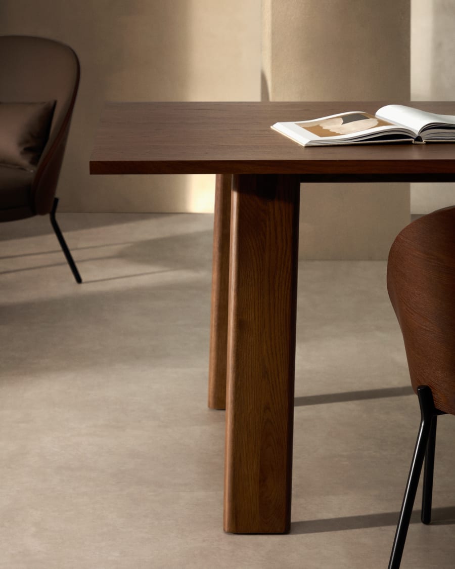 Ausziehbarer Tisch ARLEN Eichenfurnier mit Nussbaum-Finish