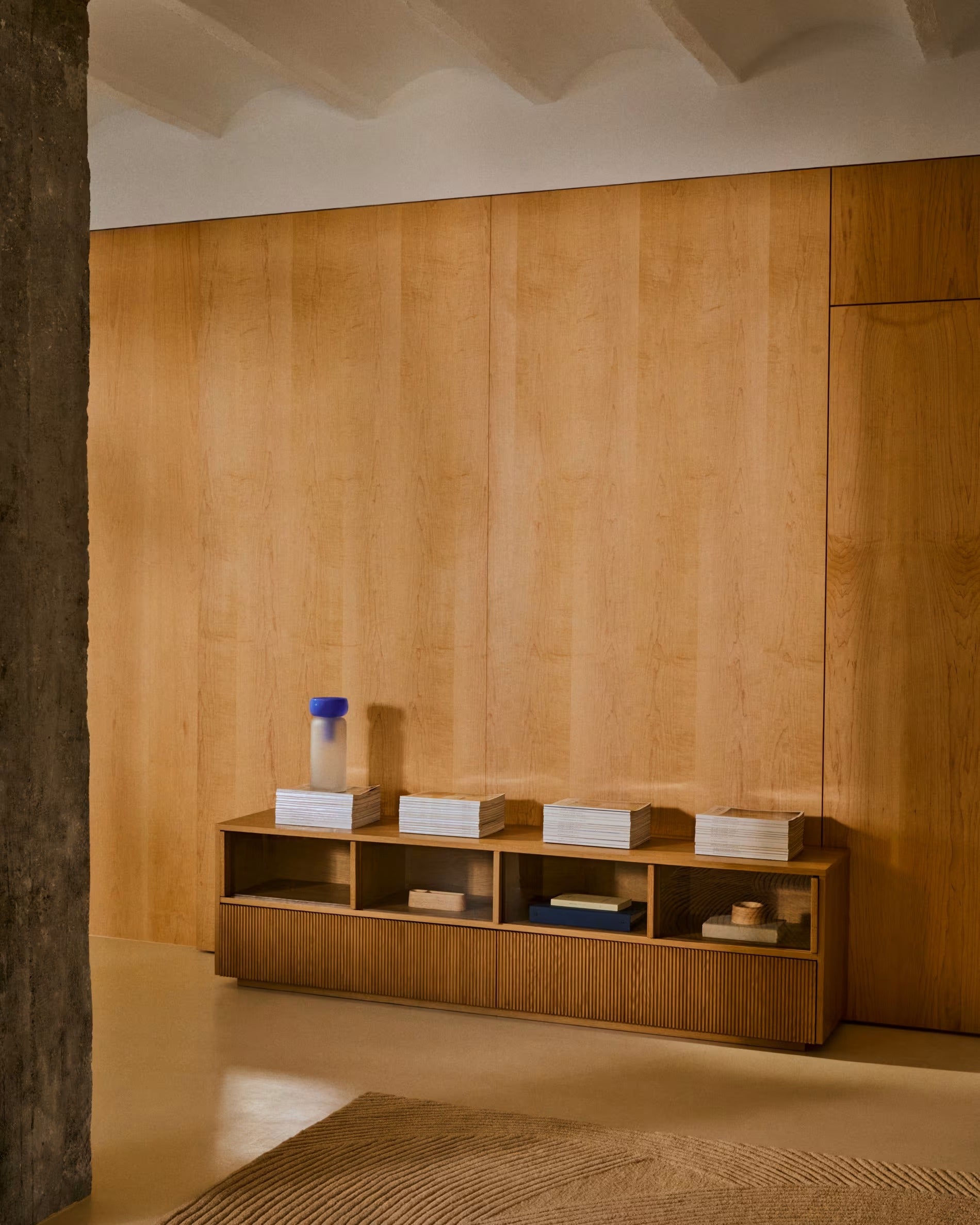 RTV-Sideboard mit zwei Schubladen HELVINE Eichenfurnier