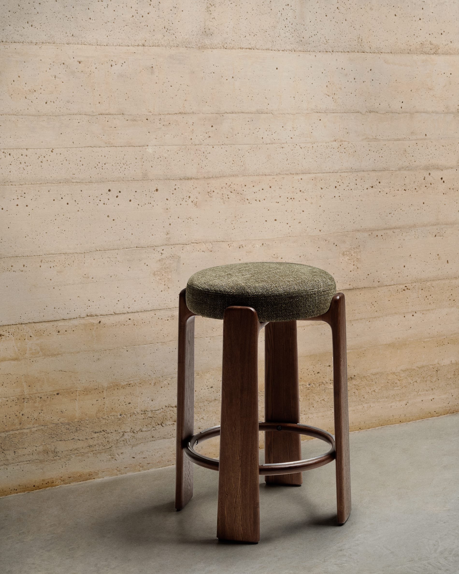 Barhocker GRANITE grün Chenille mit dunklem Eschenfuß