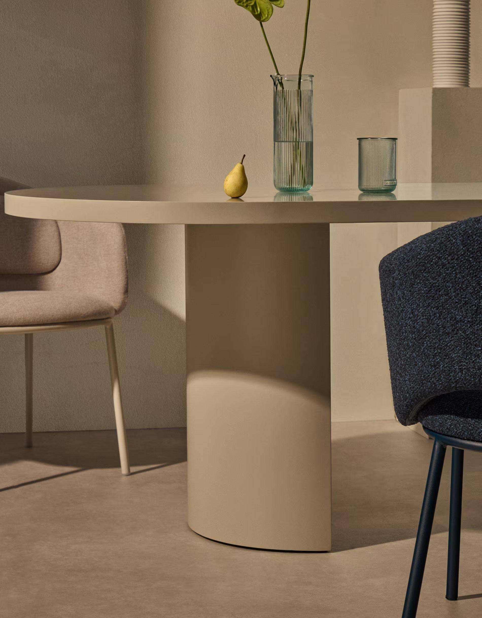 NEALY Cremefarbener Tisch