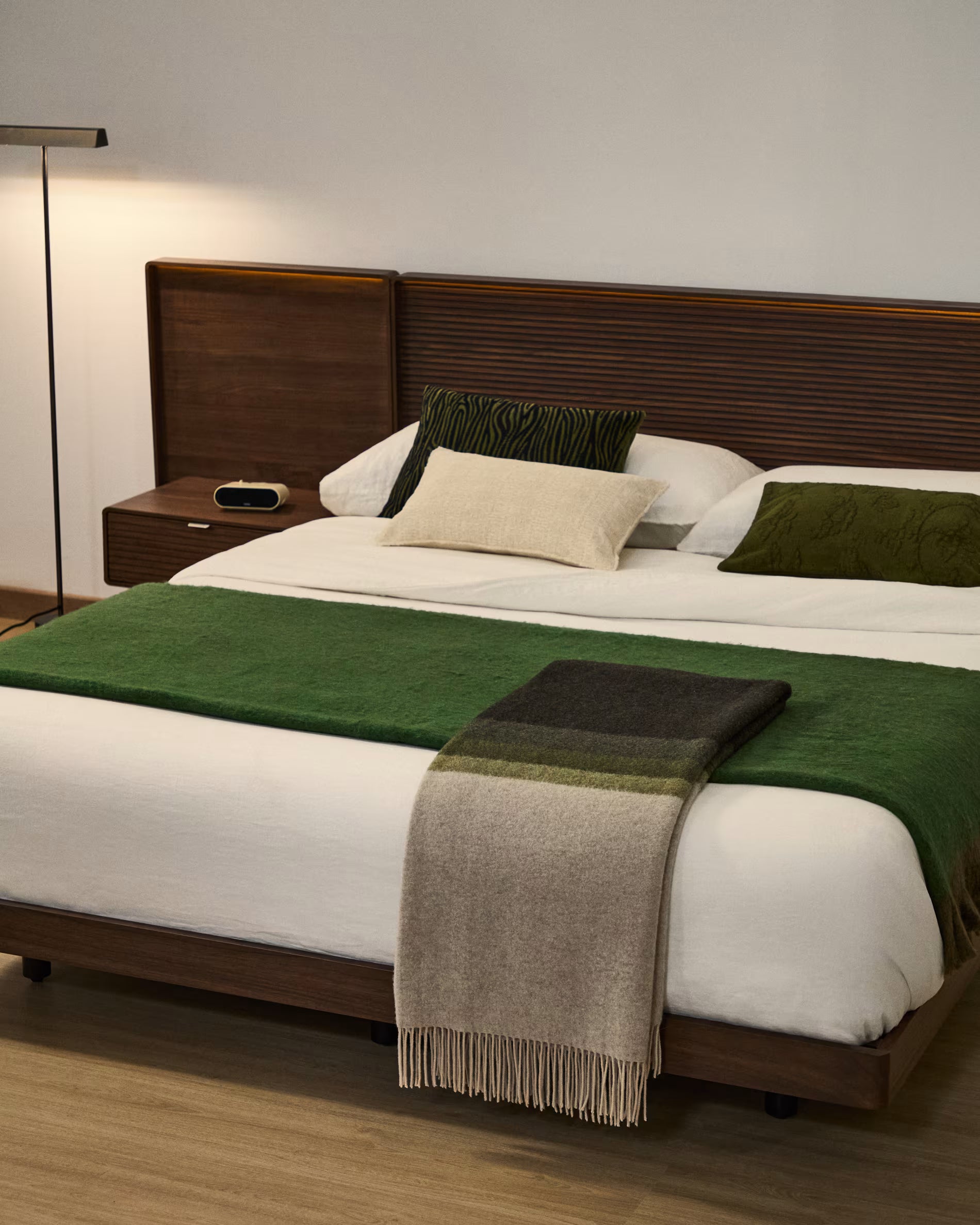 Bett mit Schränken NORLEN dunkelbraun Nussbaumfurnier