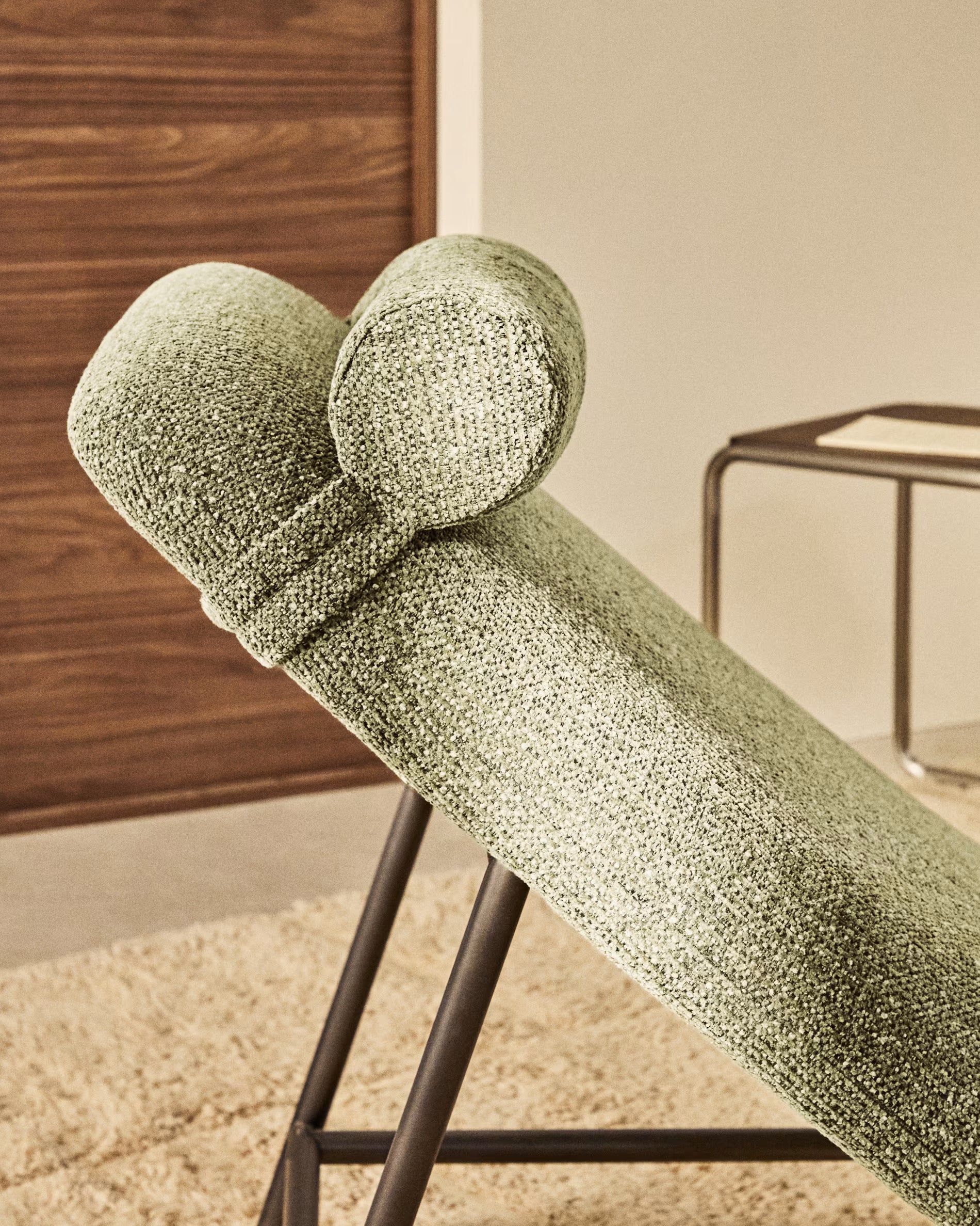 Szezlong OSLA hellgrün mit schwarzem Gestell