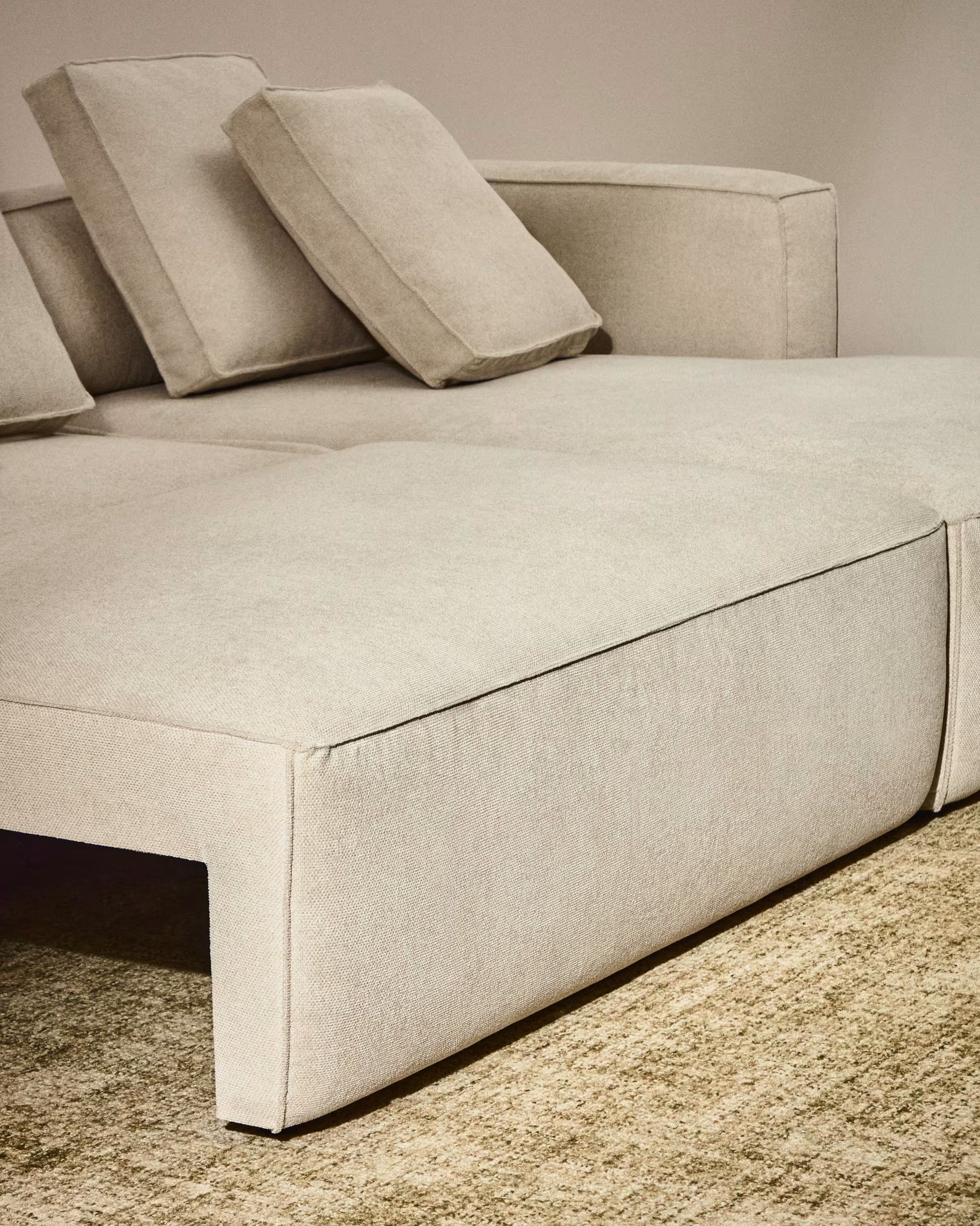 Rechtsseitige 3-Sitzer-Couch mit Schlaffunktion MARELA beige