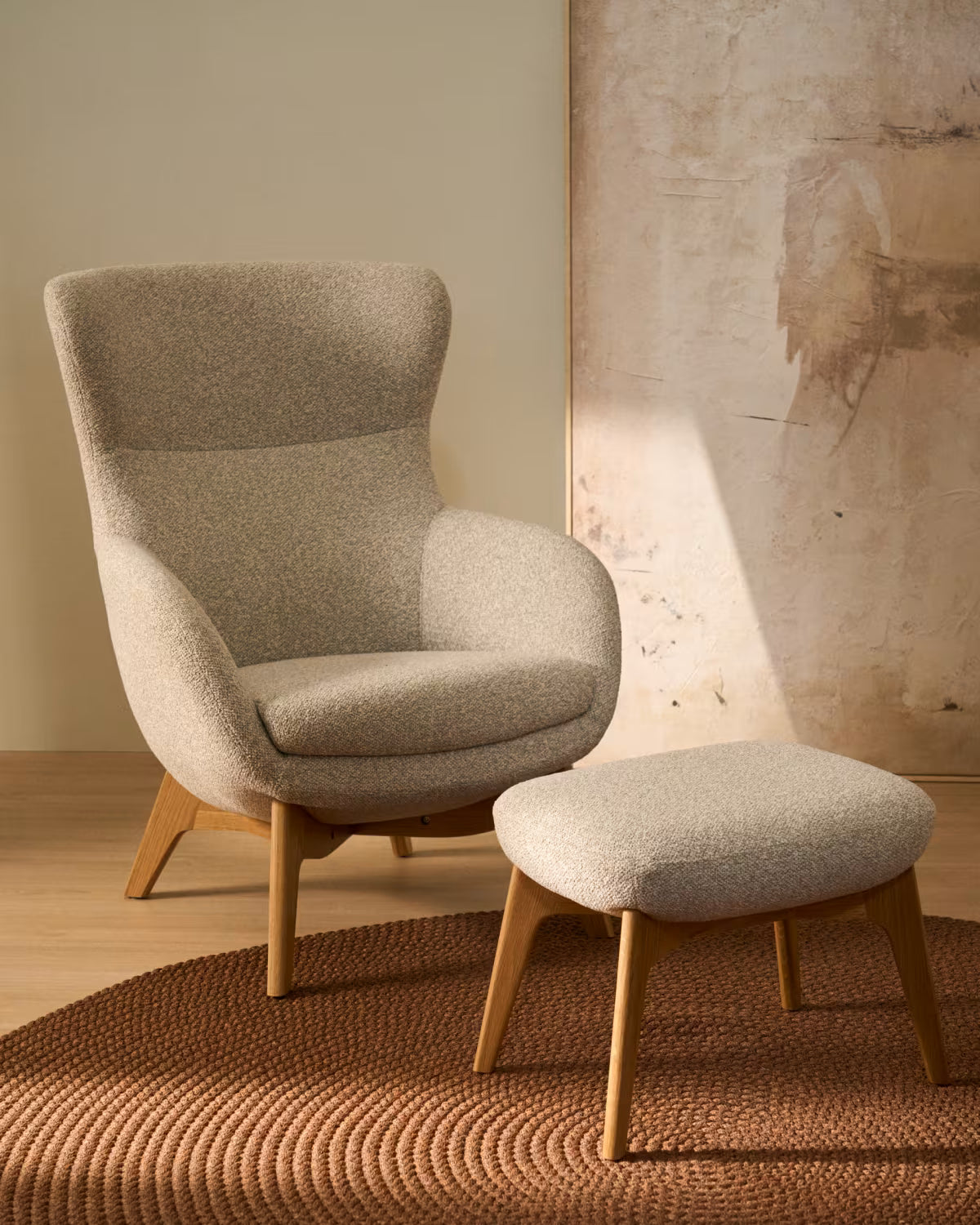 Hocker ADIRAN in jansobez (beige) Chenille mit dunkler Eichenbasis