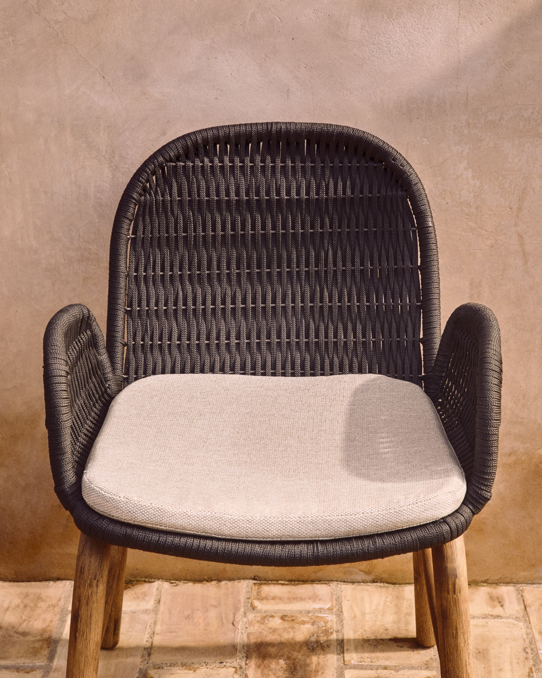 Gartenstuhl mit Armlehnen ALIPA dunkelgrau