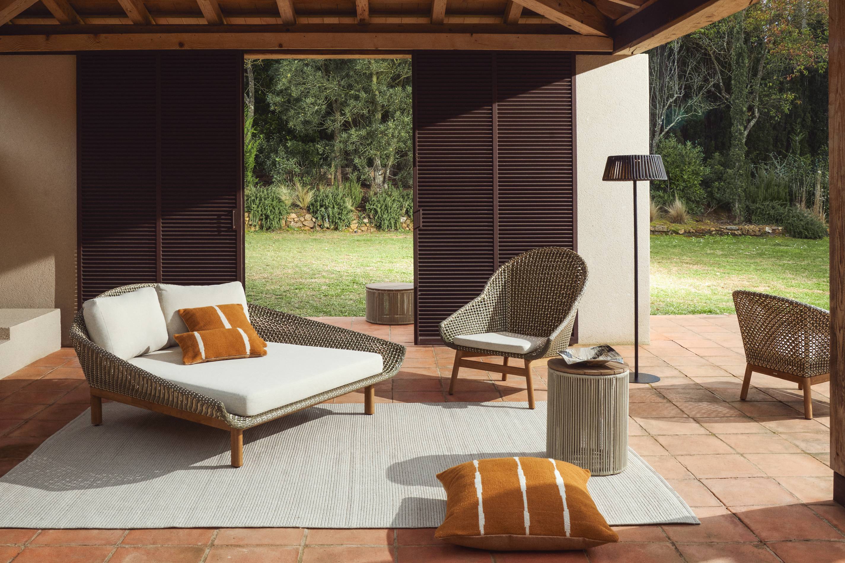 Gartenstuhl OLBIA aus synthetischem Rattan und Teakholz