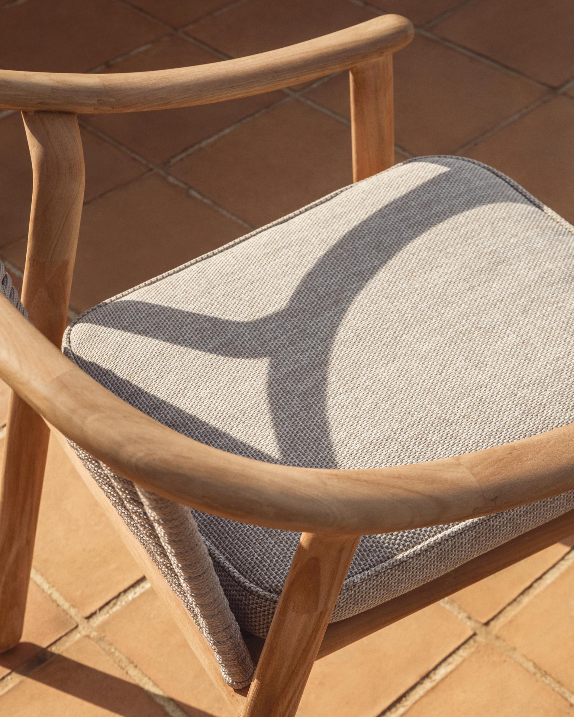 Gartenstuhl ELUNDA aus leichtem Teakholz