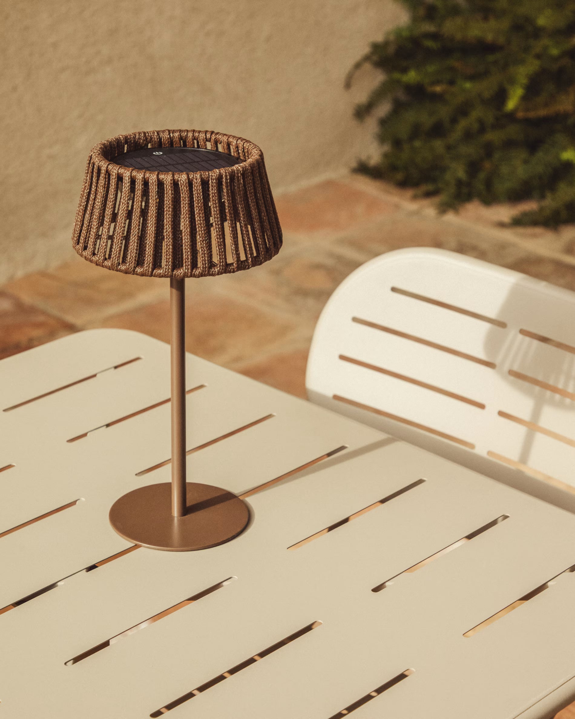 Solar-Gartenlampe ALDET braun