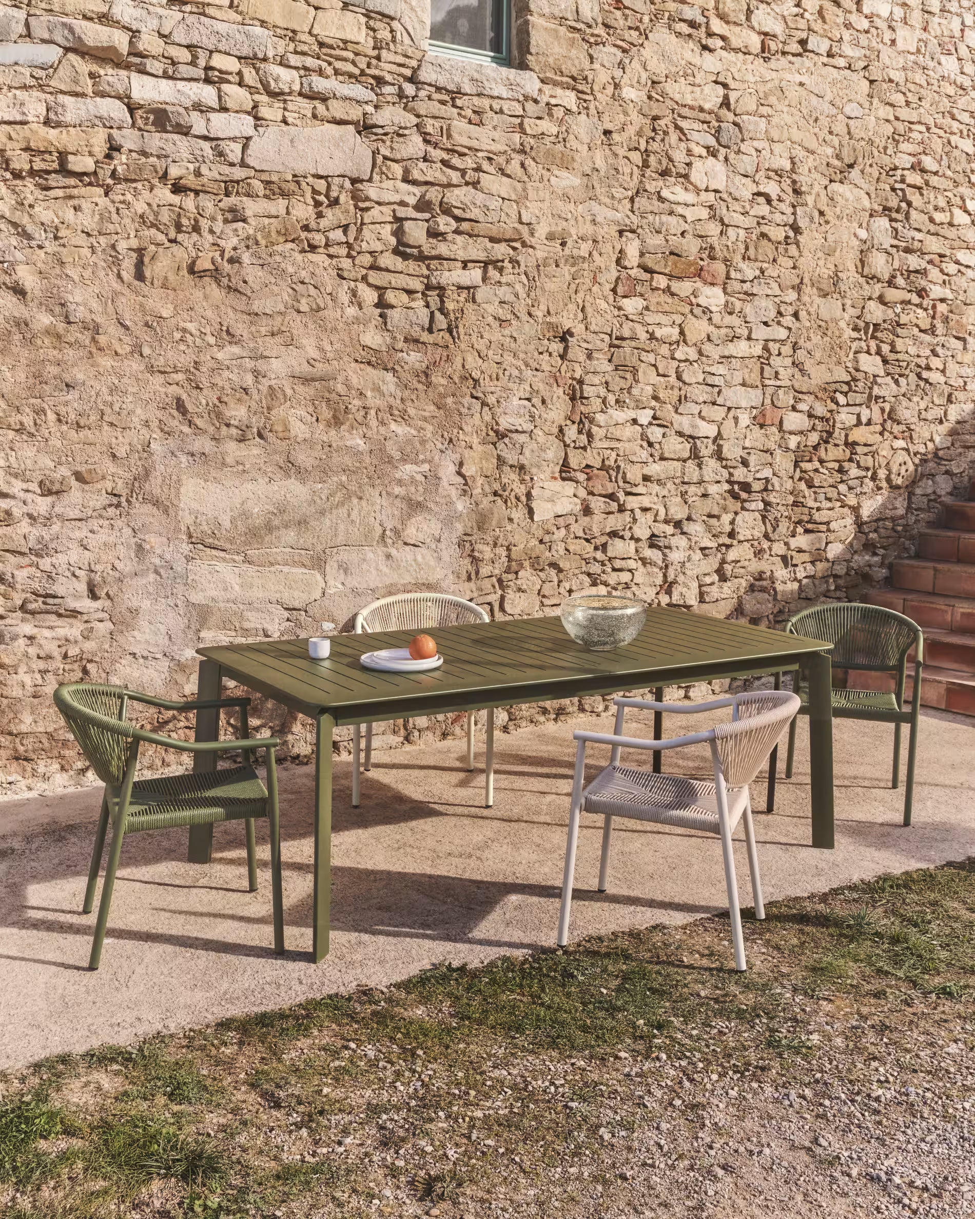 BRELA Green Garden Set with Aluminum Base